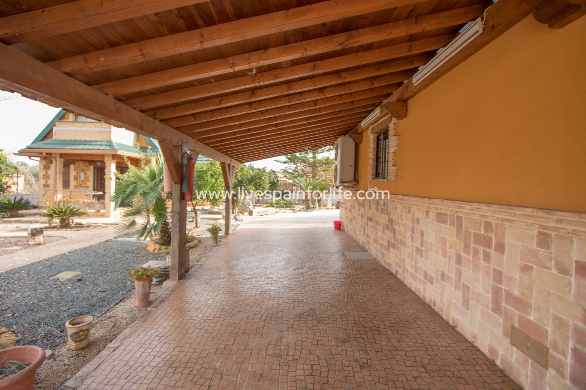 Resale - Country Property -
Catral