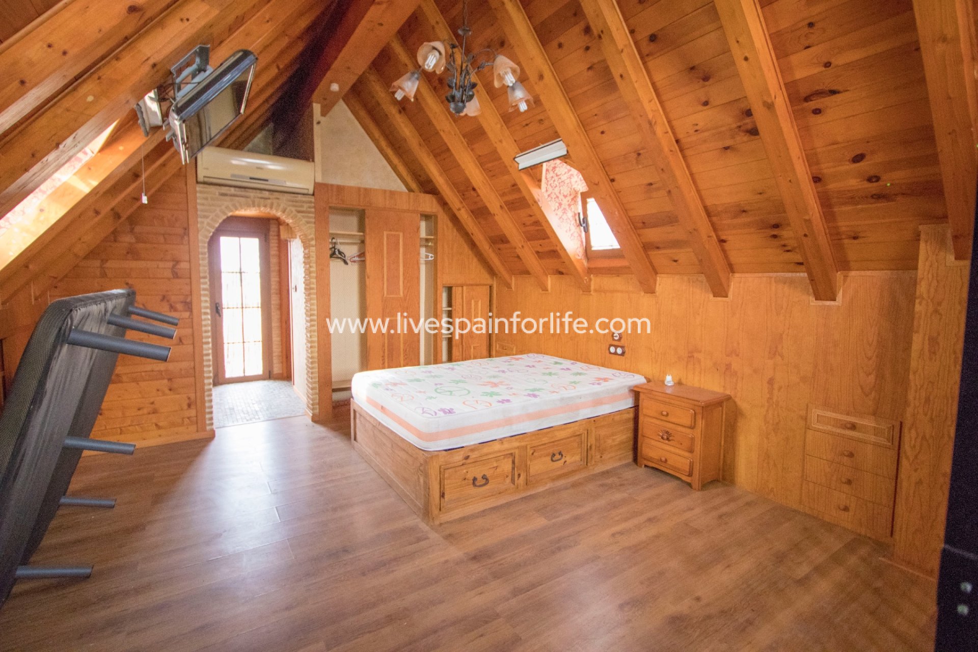 Resale - Country Property -
Catral