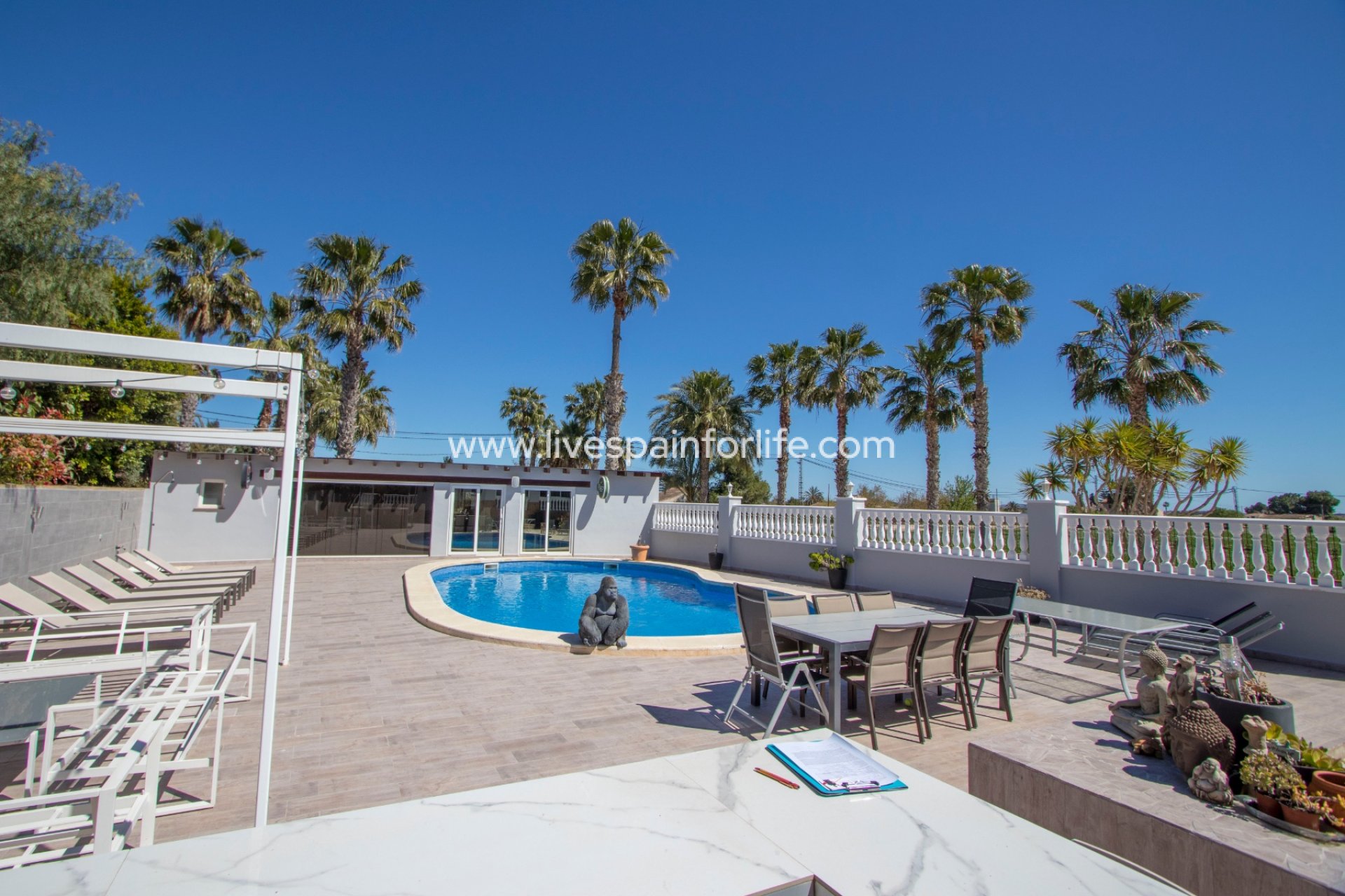 Resale - Country Property -
Catral