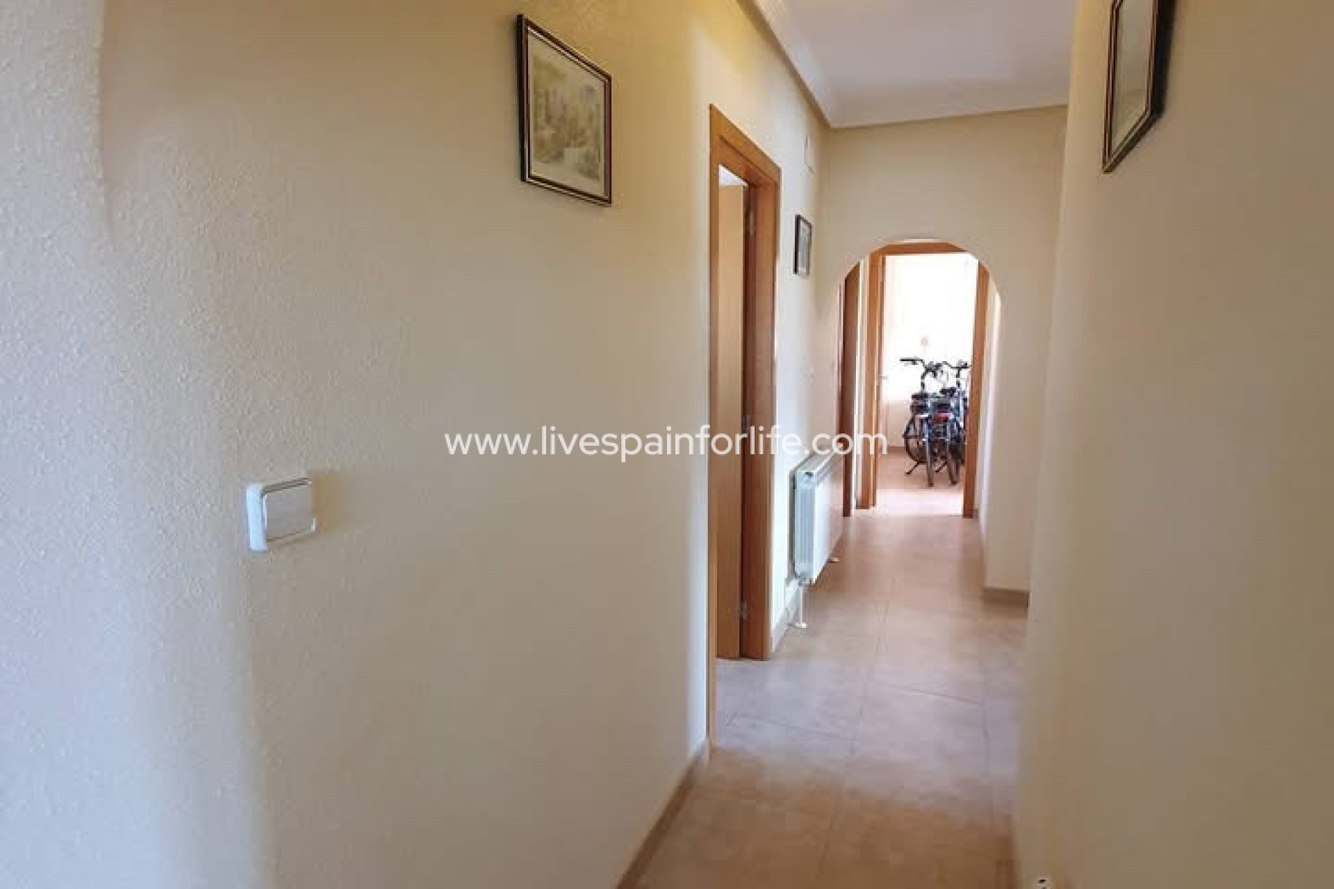 Resale - Country Property -
Catral