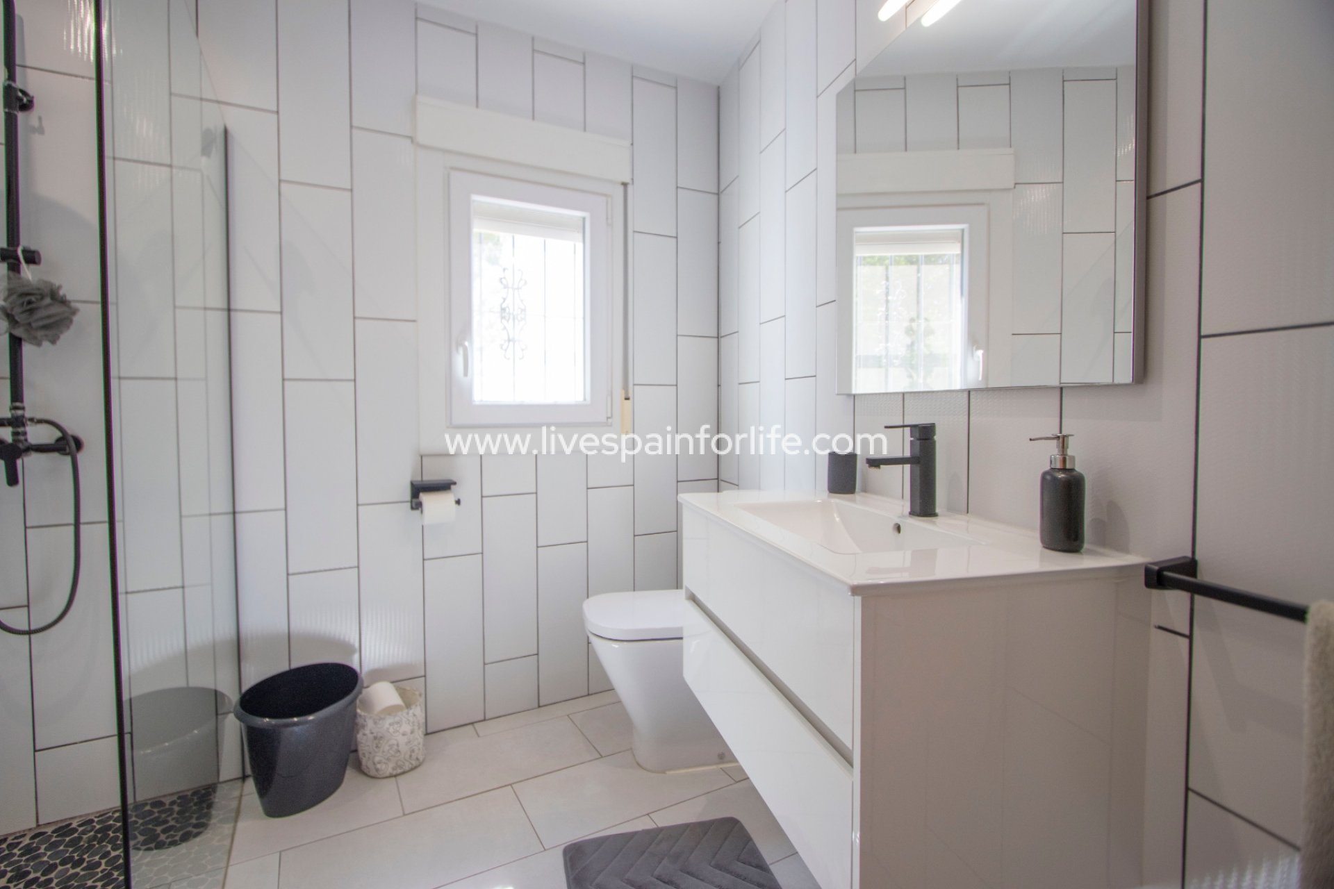 Resale - Country Property -
Catral