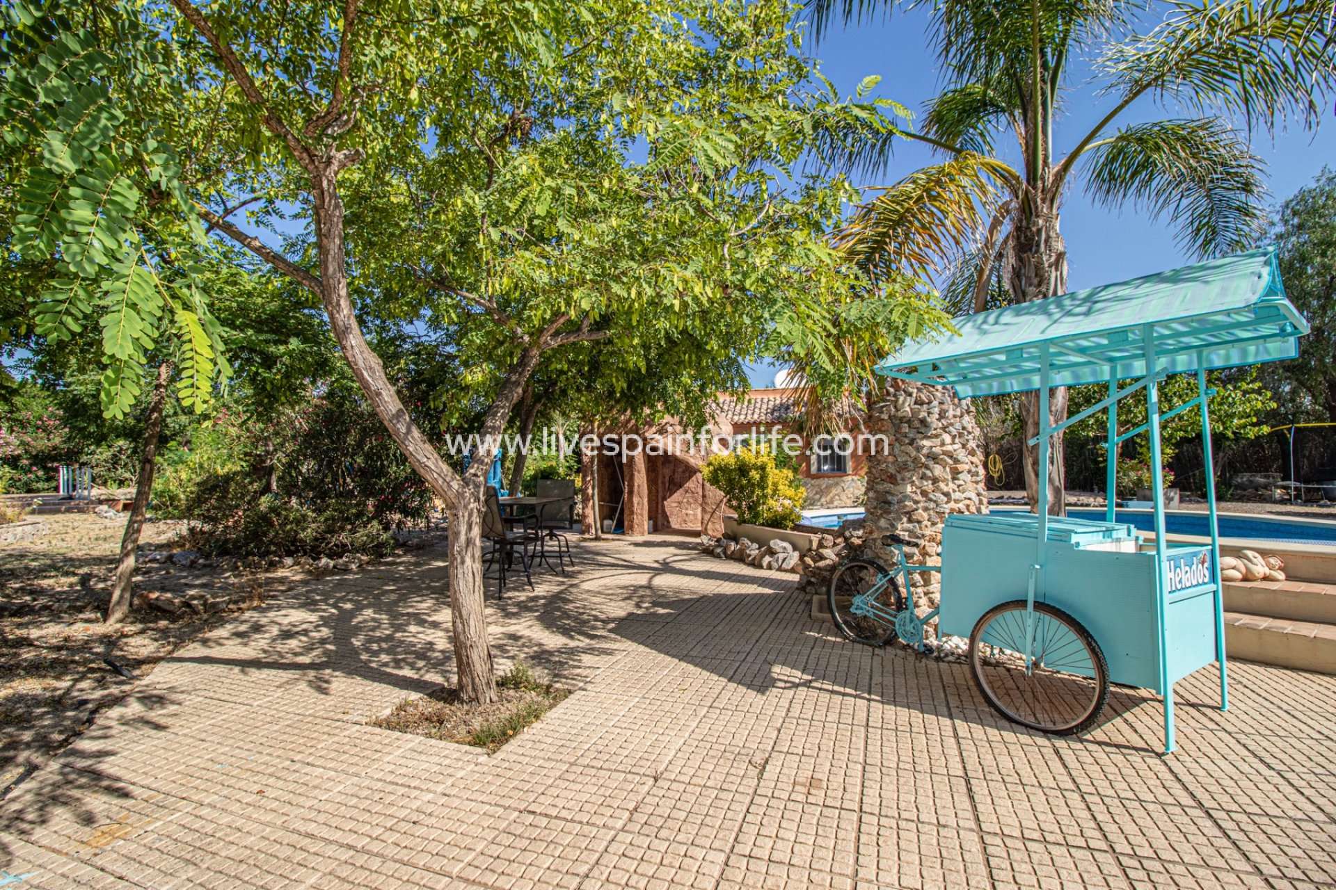 Resale - Country Property -
Catral