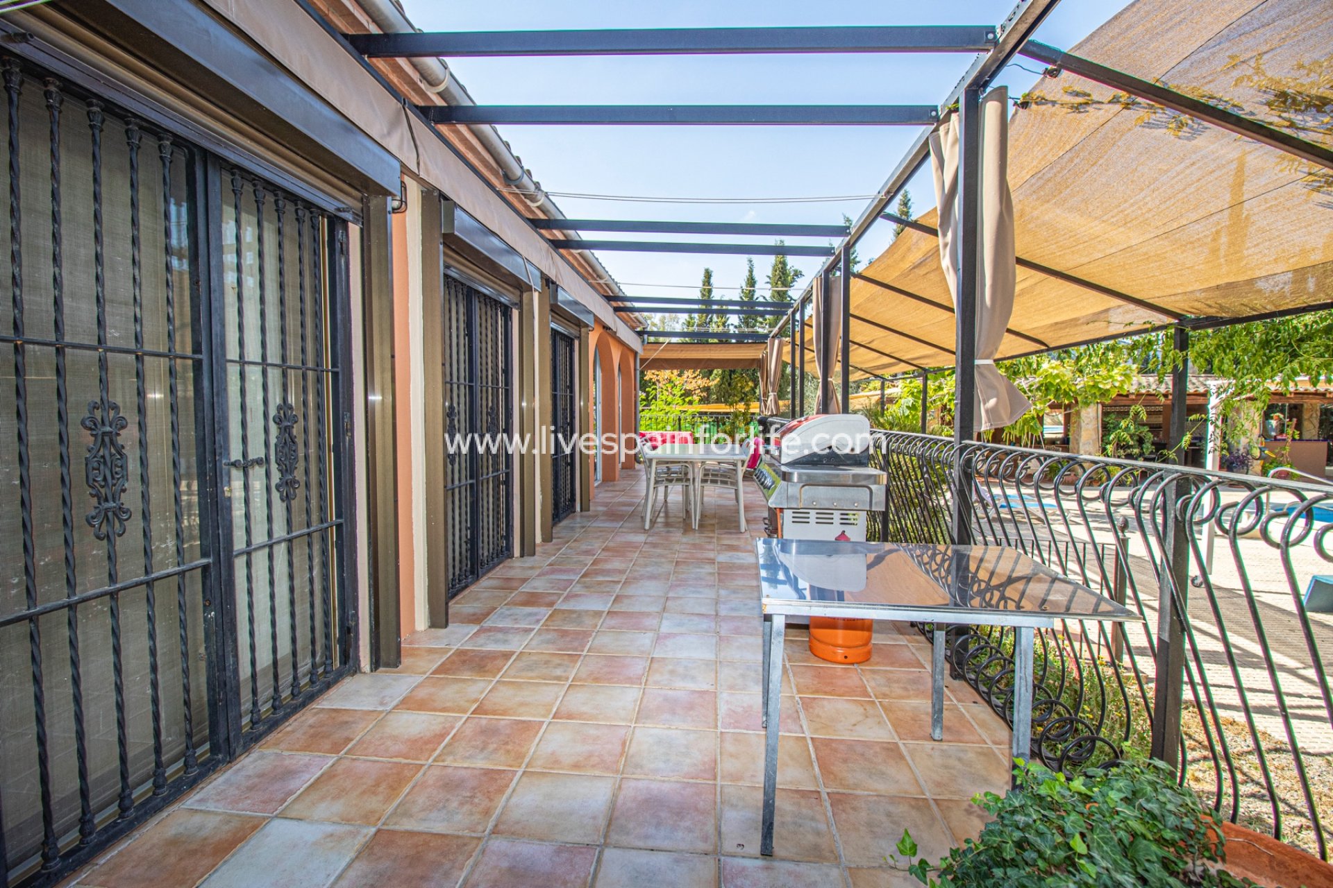 Resale - Country Property -
Catral