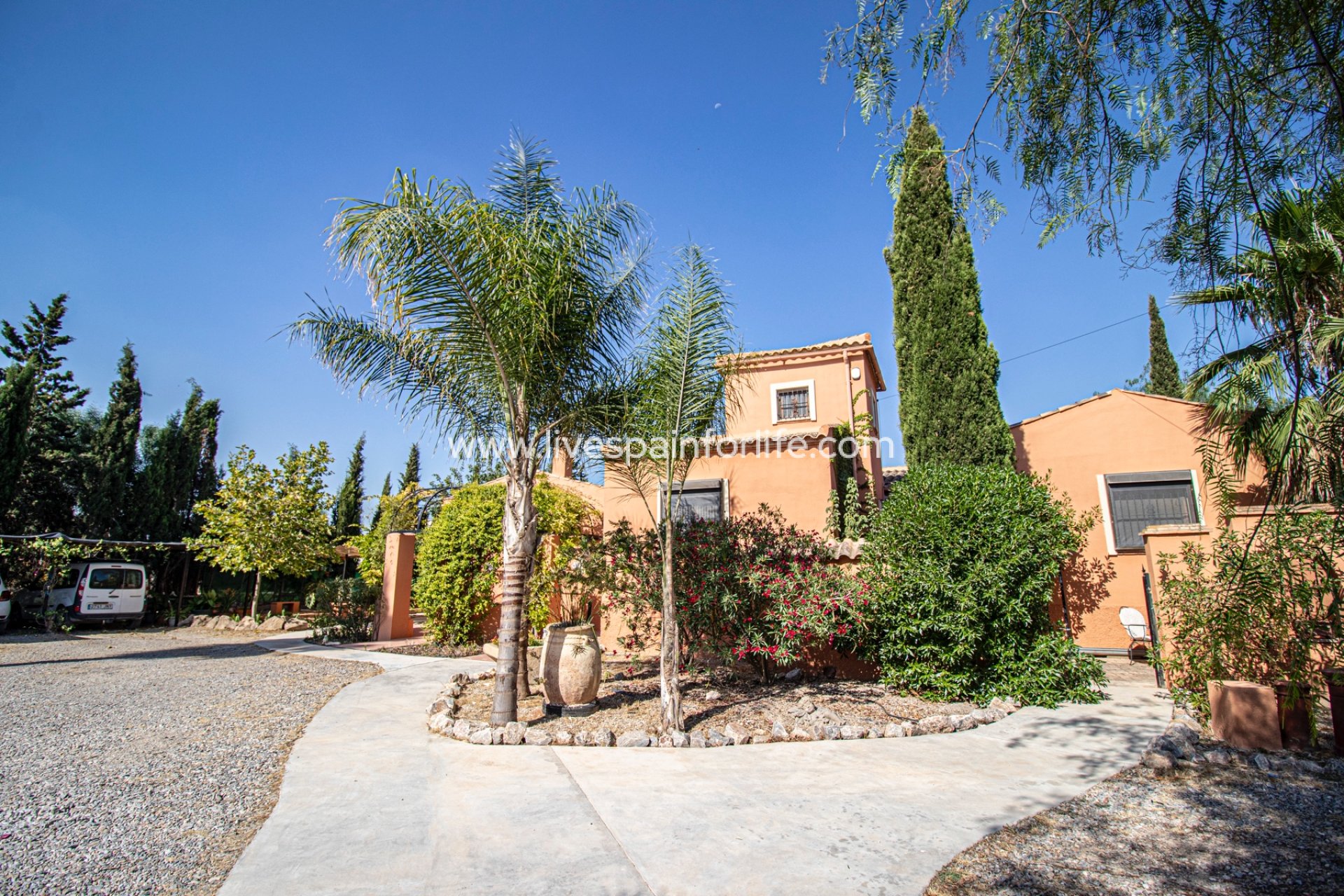 Resale - Country Property -
Catral