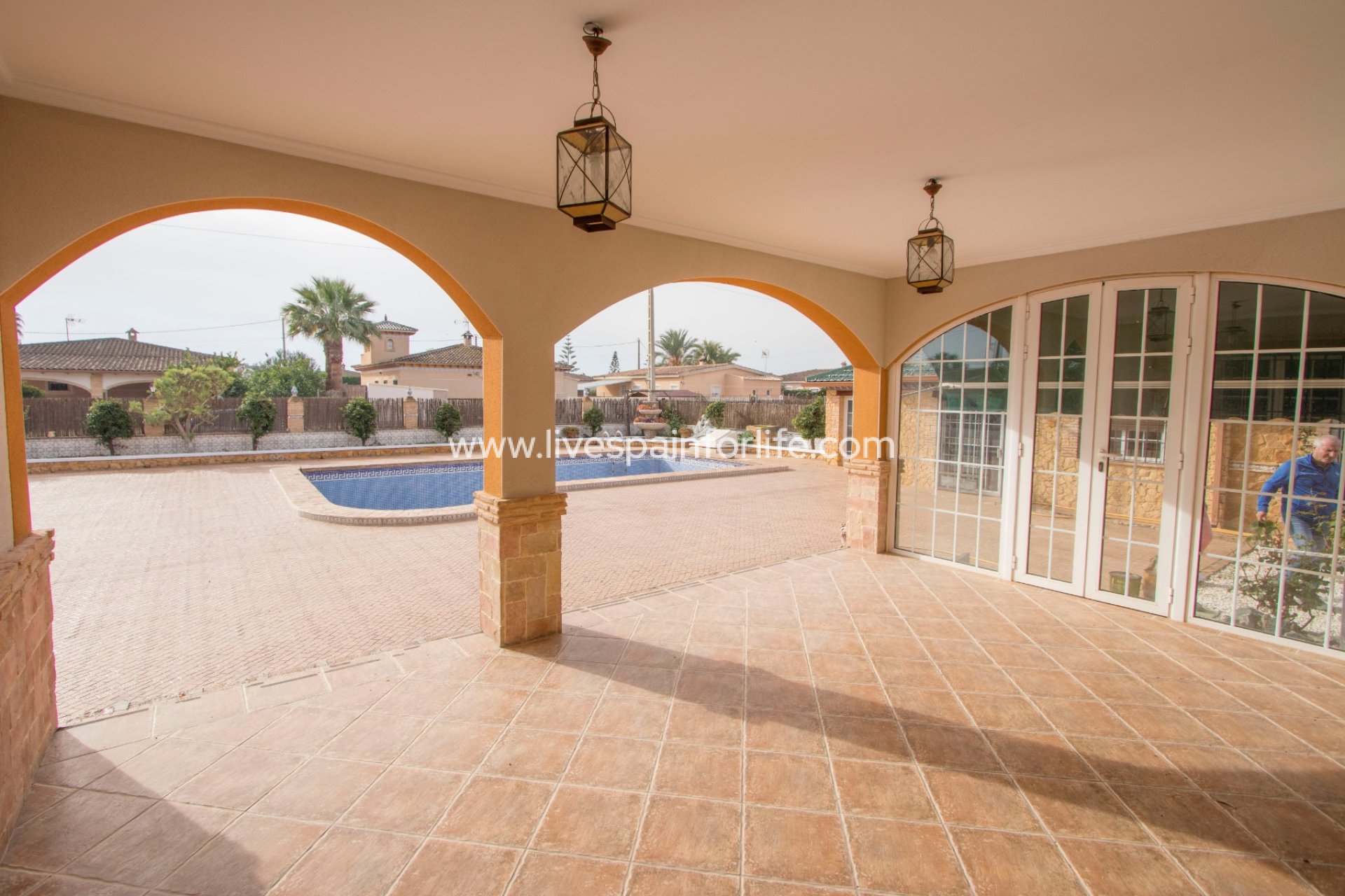 Resale - Country Property -
Catral