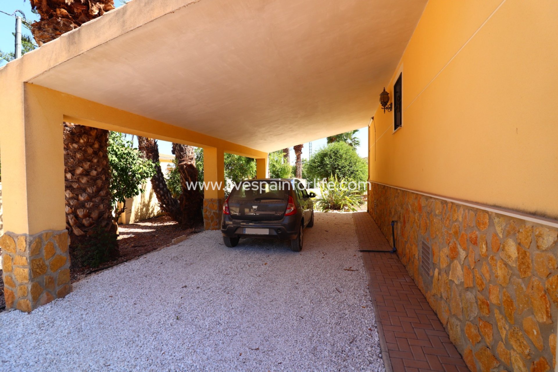 Resale - Country Property -
Catral