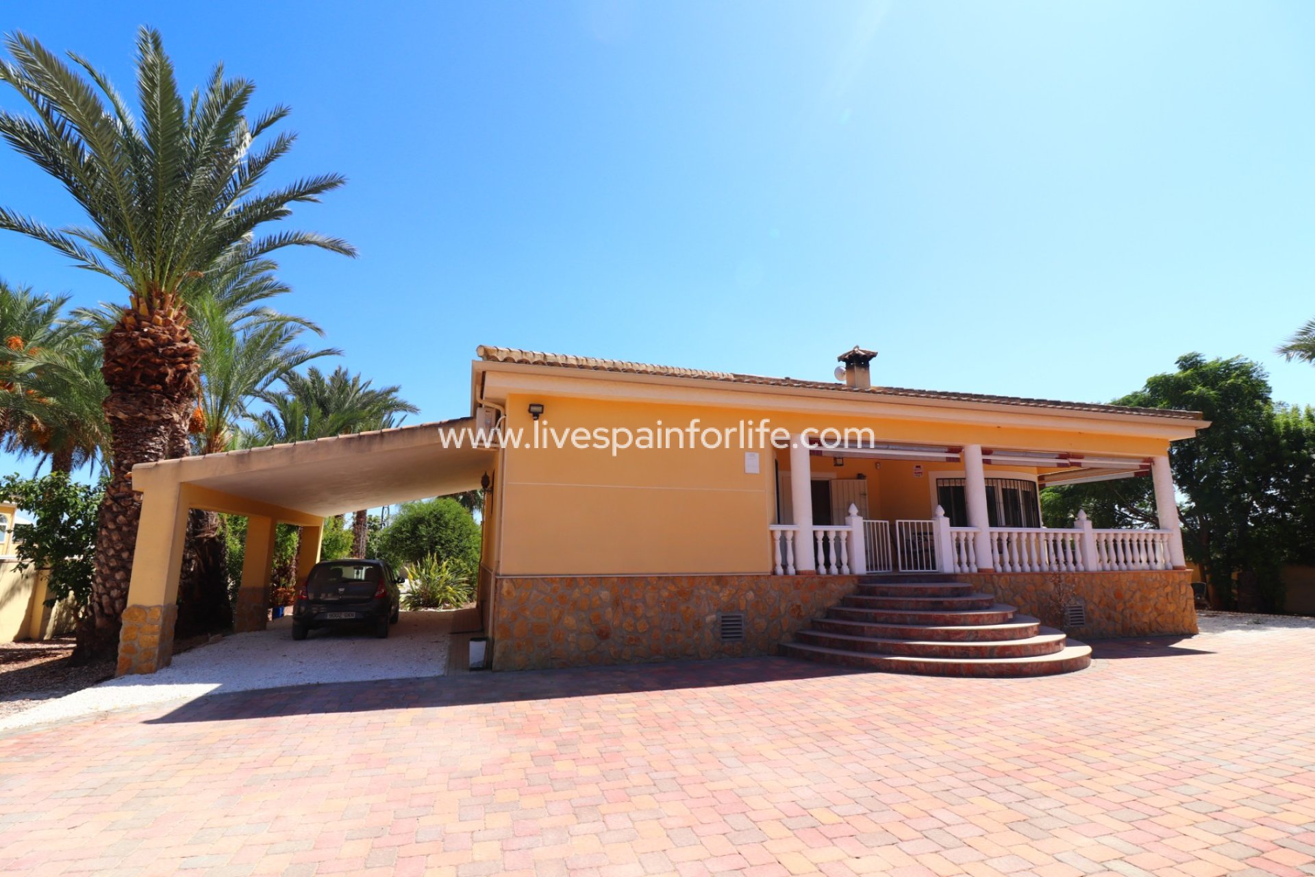 Resale - Country Property -
Catral