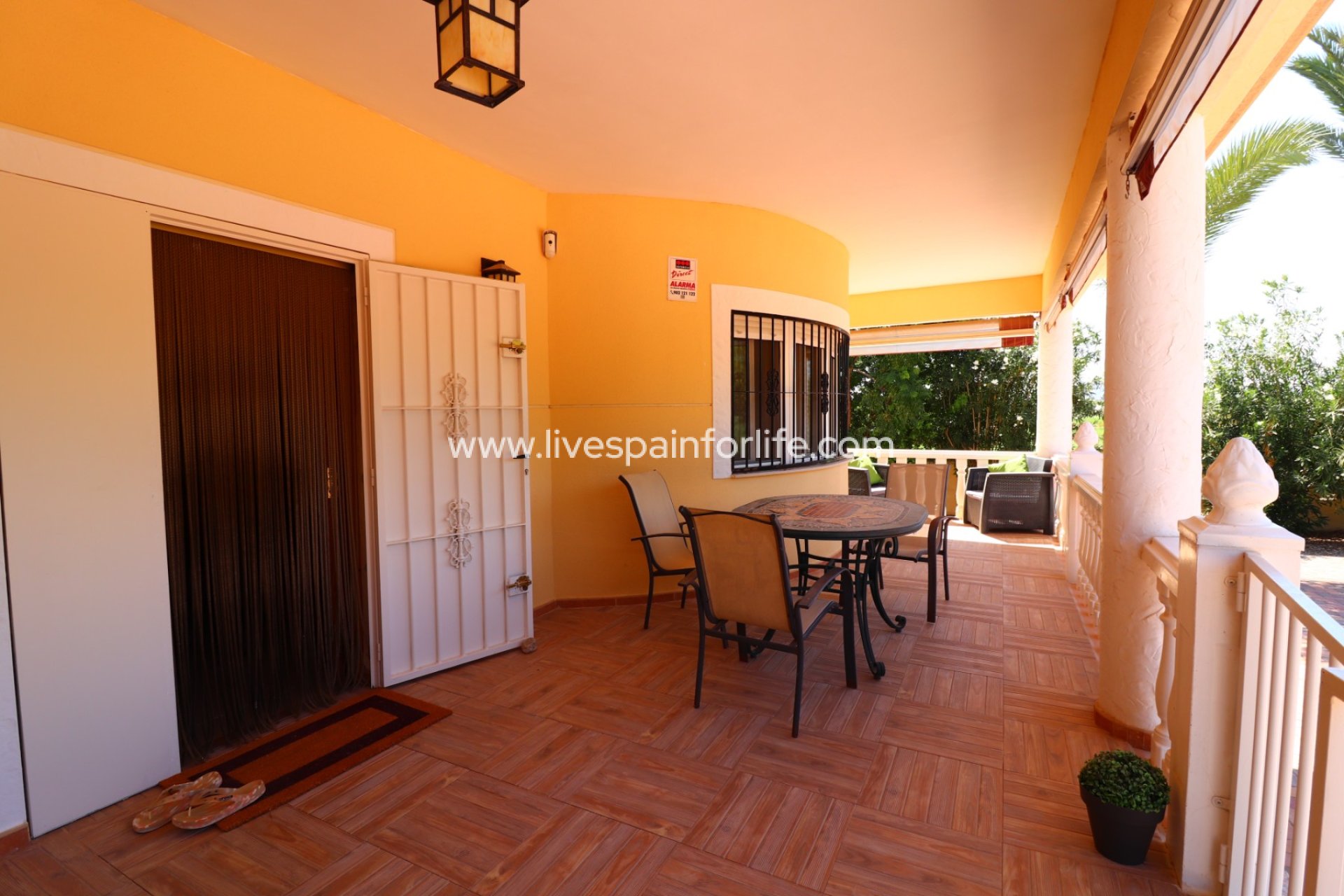 Resale - Country Property -
Catral