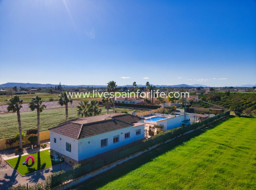 Resale - Country Property -
Catral