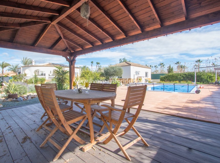 Resale - Country Property -
Catral