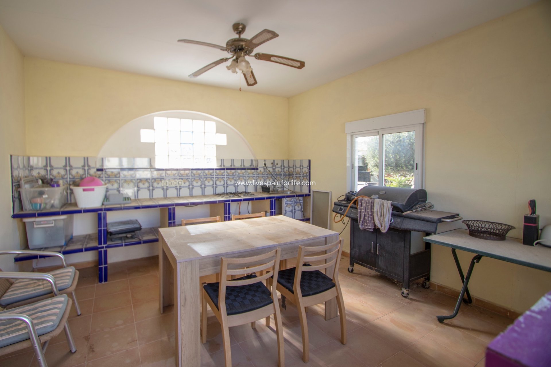 Resale - Country Property -
Catral