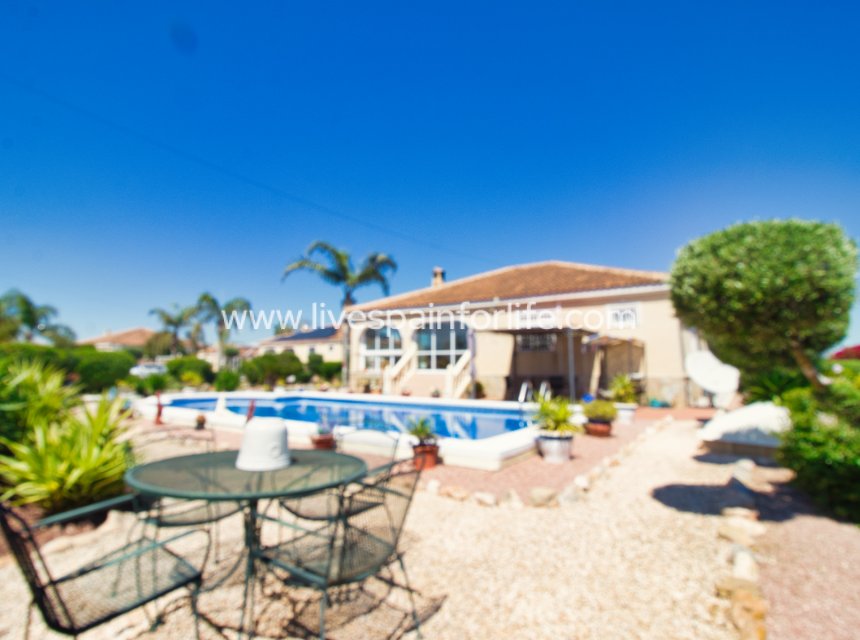 Resale - Country Property -
Catral