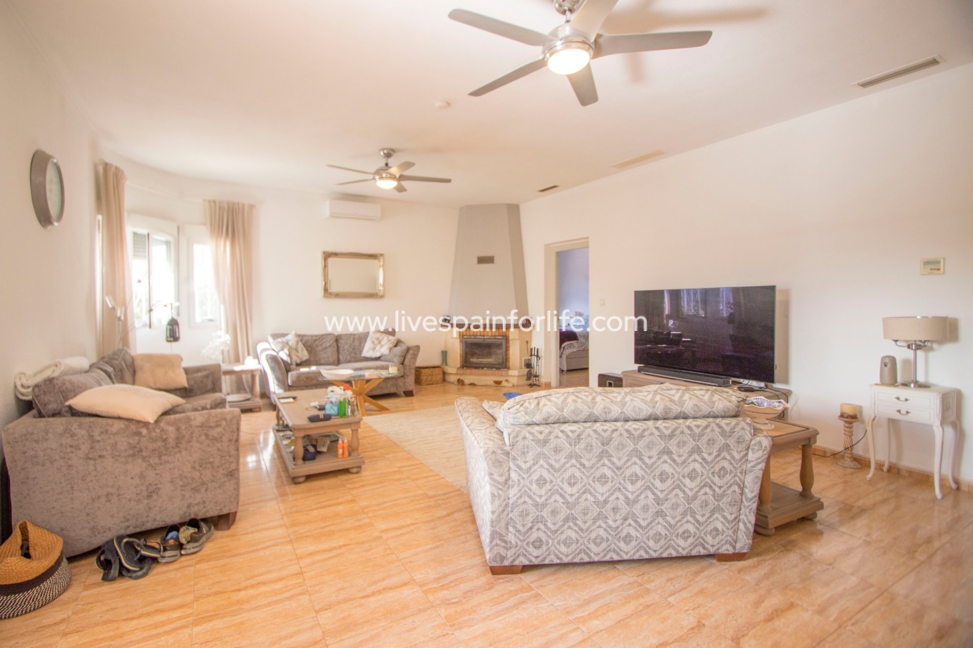 Resale - Country Property -
Catral
