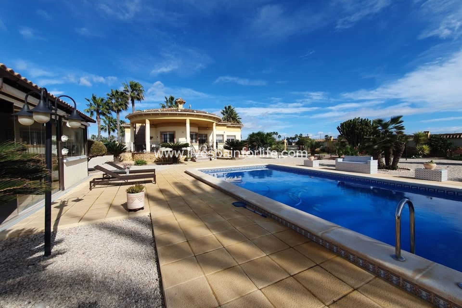 Resale - Country Property -
Catral