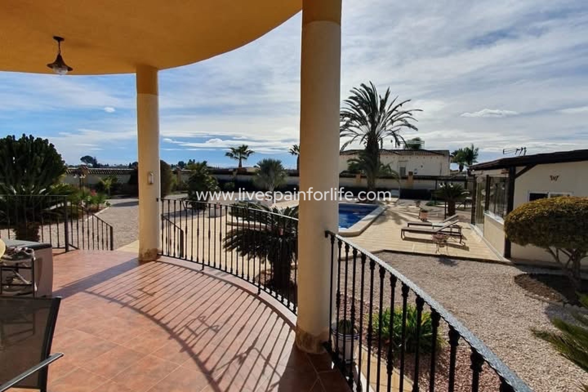 Resale - Country Property -
Catral