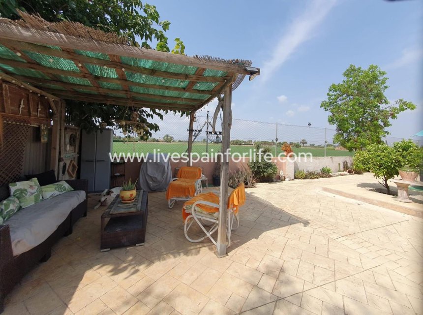 Resale - Country Property -
Catral