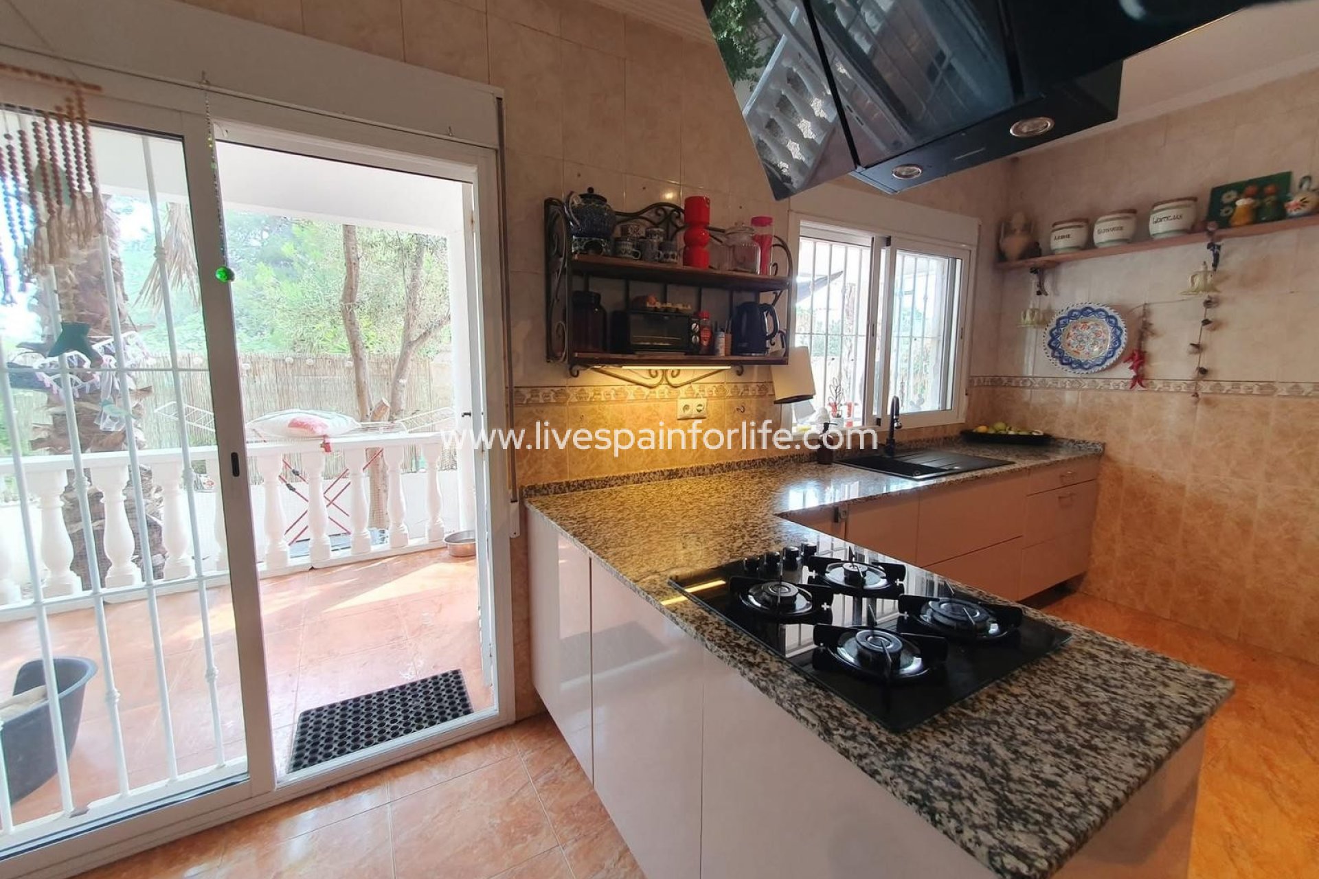 Resale - Country Property -
Catral