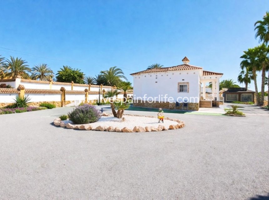 Resale - Country Property -
Catral