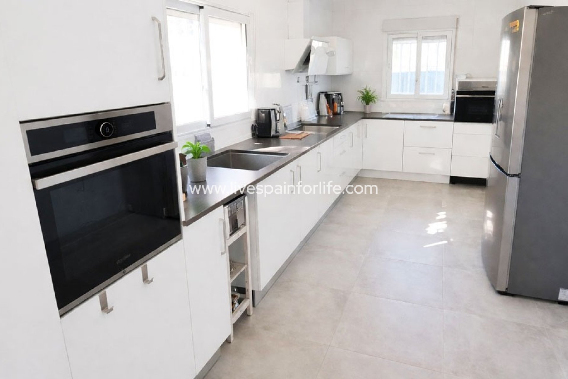 Resale - Country Property -
Catral