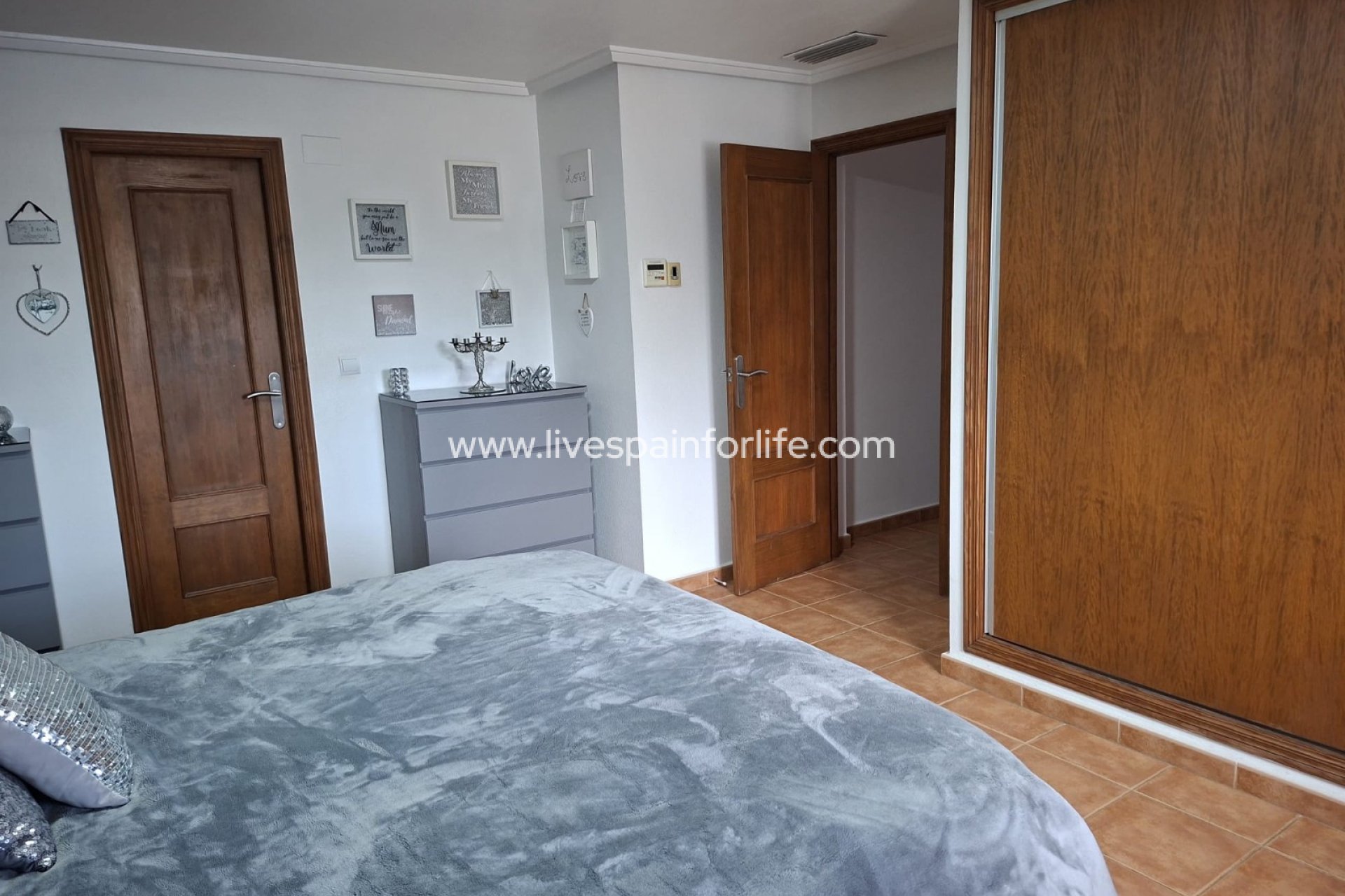 Resale - Country Property -
Catral