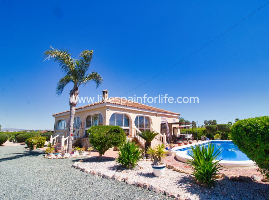 Resale - Country Property -
Catral
