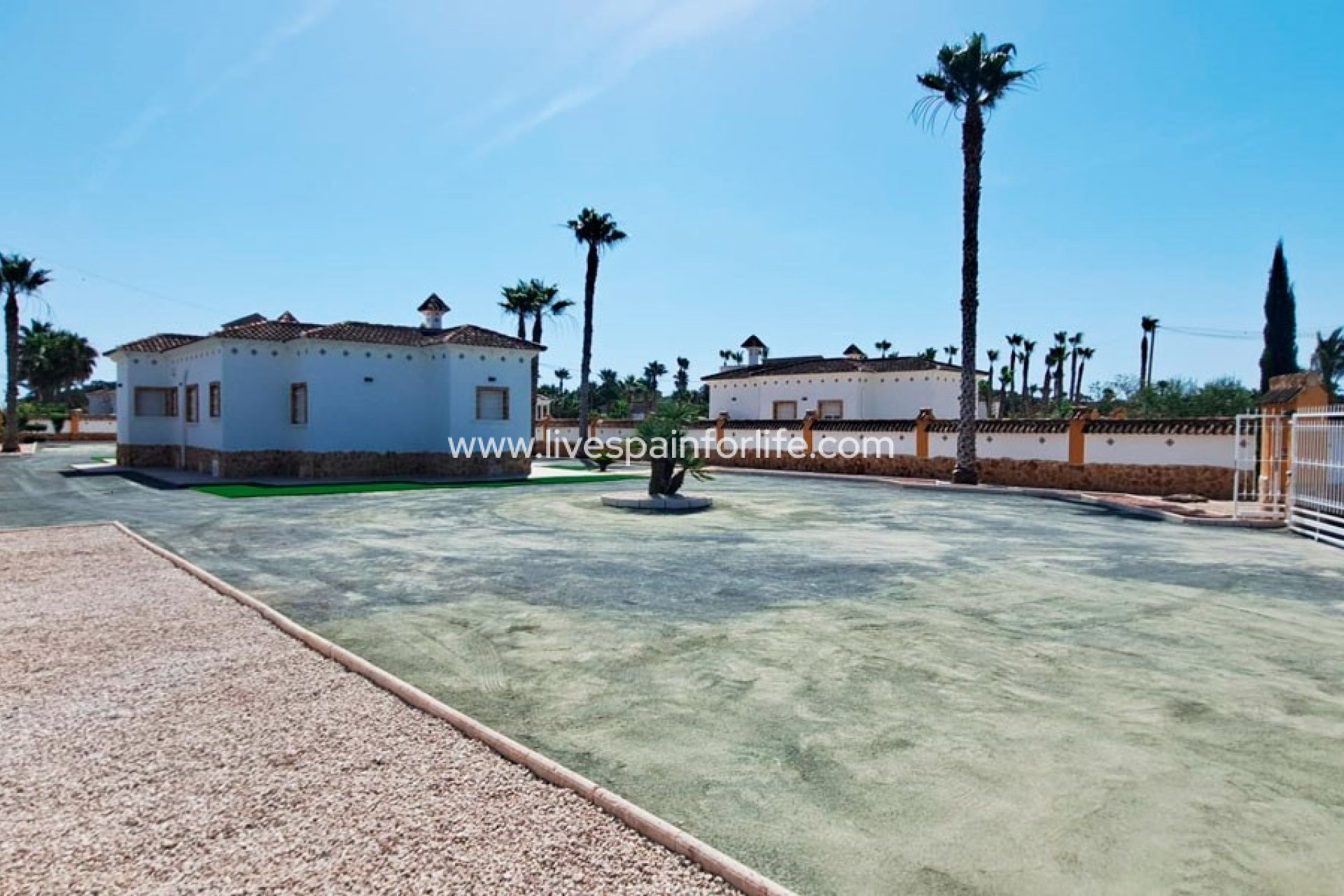 Resale - Country Property -
Catral