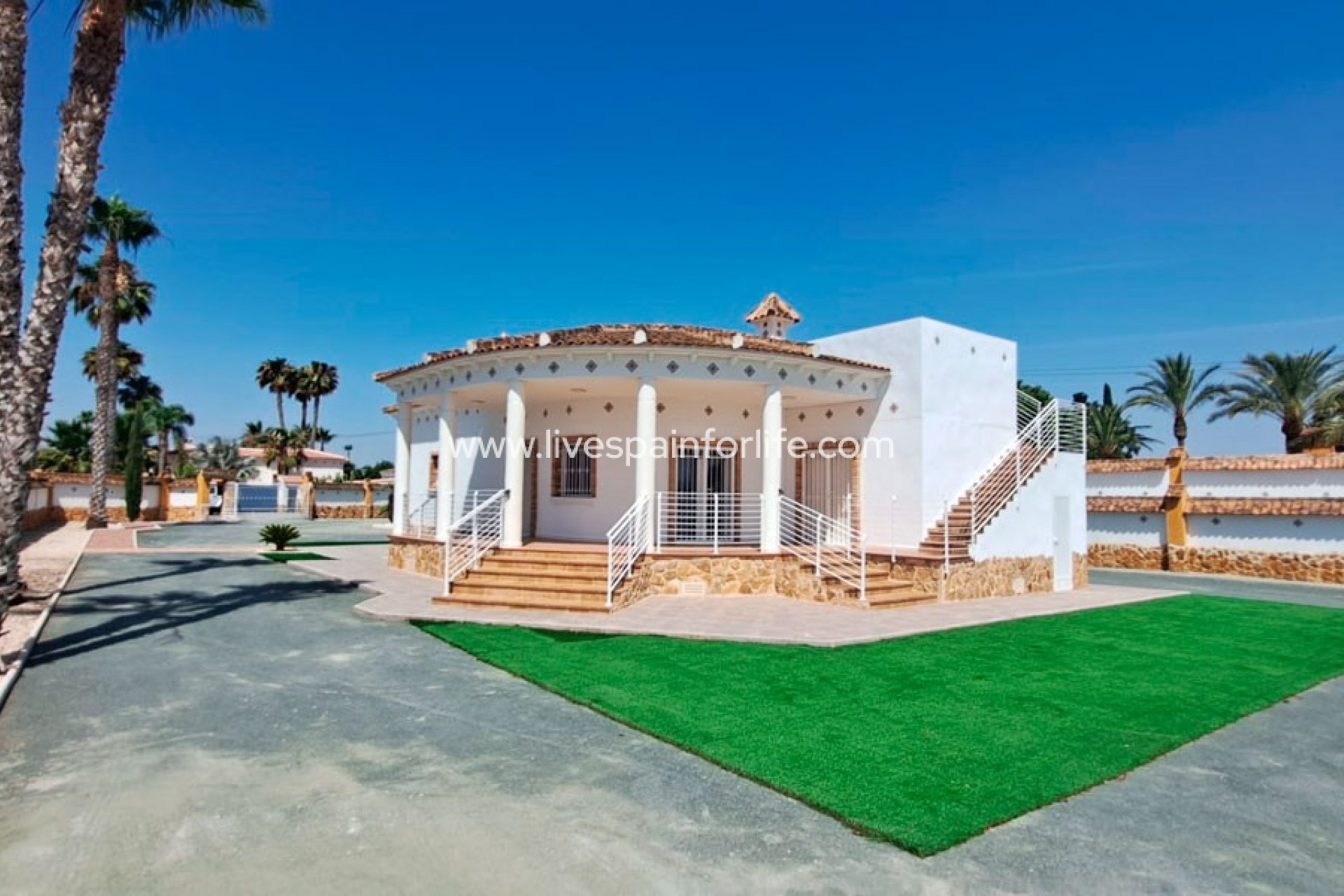Resale - Country Property -
Catral