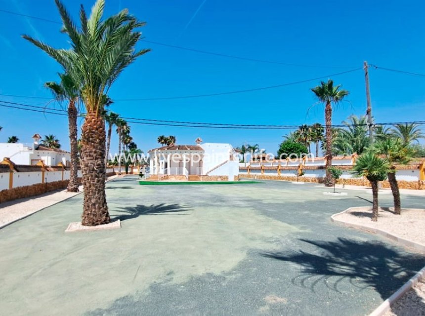 Resale - Country Property -
Catral