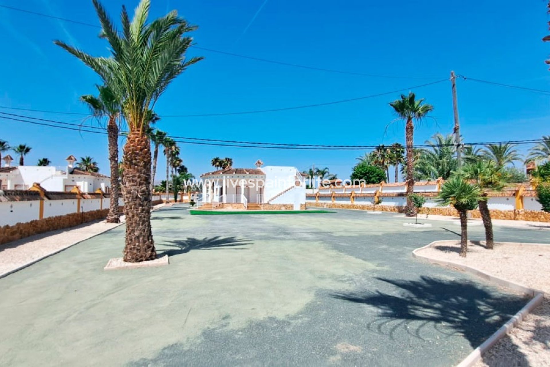 Resale - Country Property -
Catral