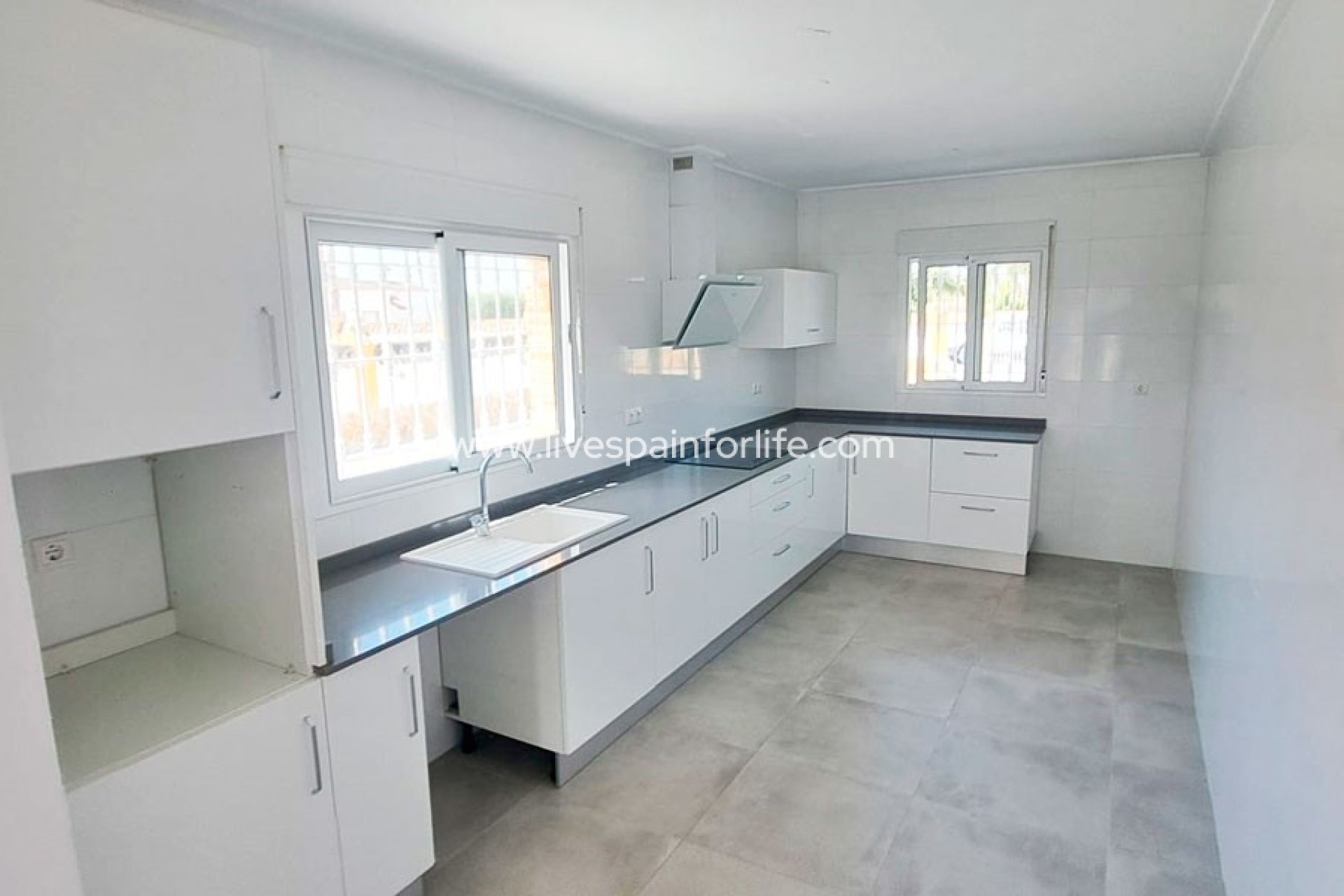 Resale - Country Property -
Catral