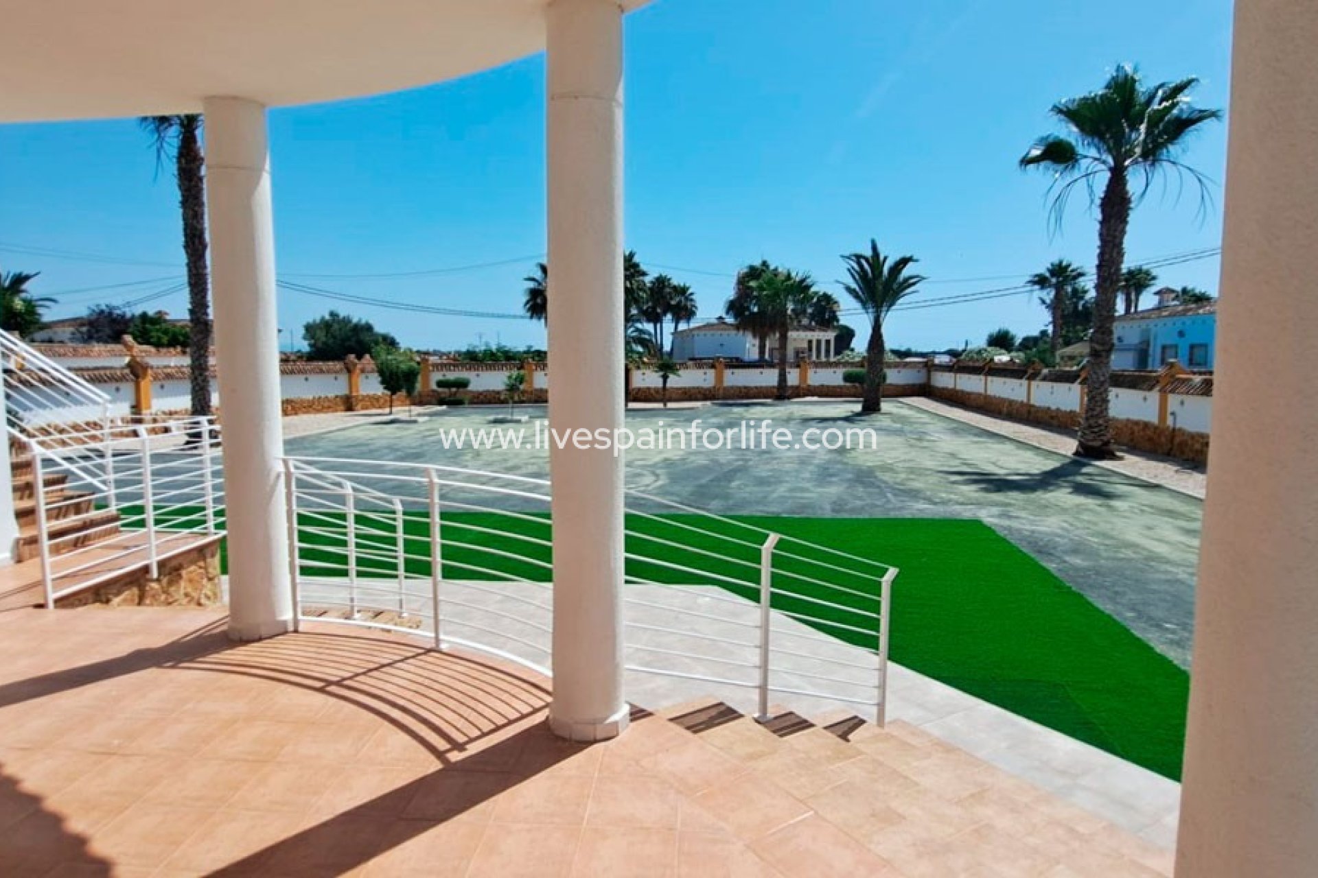 Resale - Country Property -
Catral