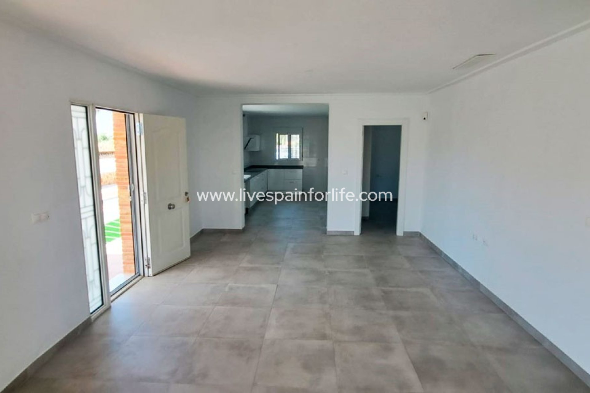 Resale - Country Property -
Catral