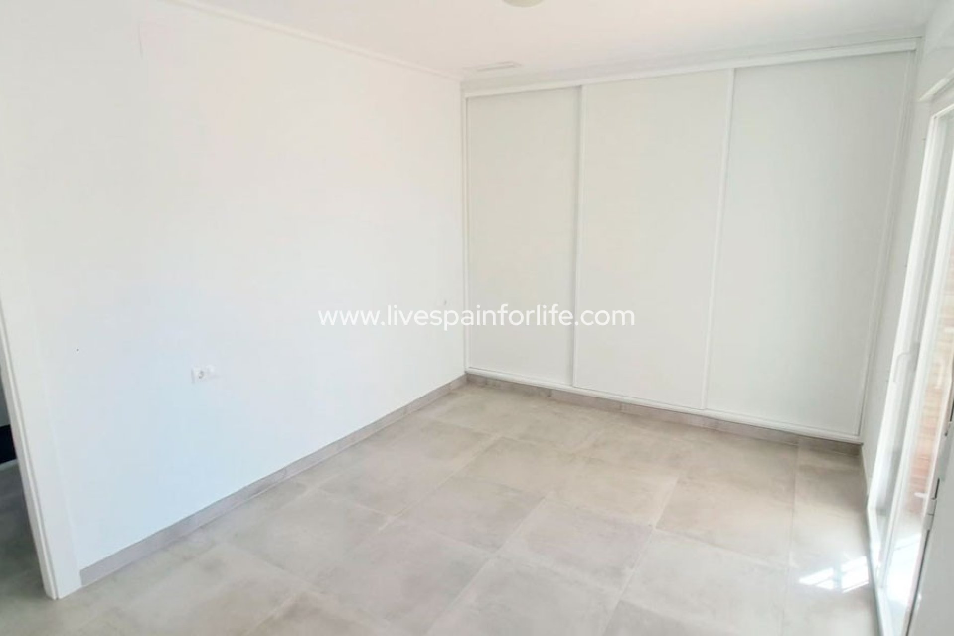 Resale - Country Property -
Catral