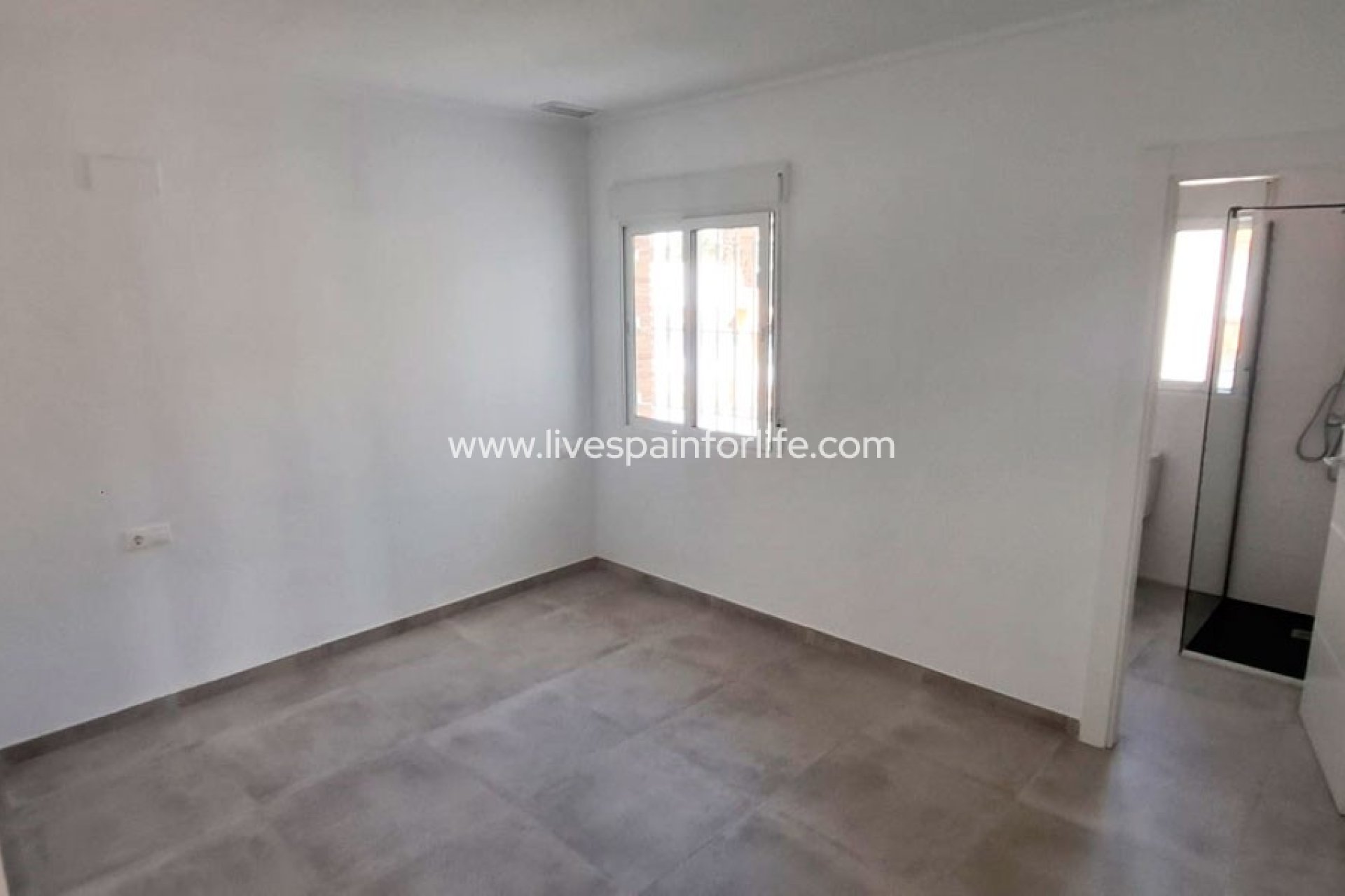 Resale - Country Property -
Catral