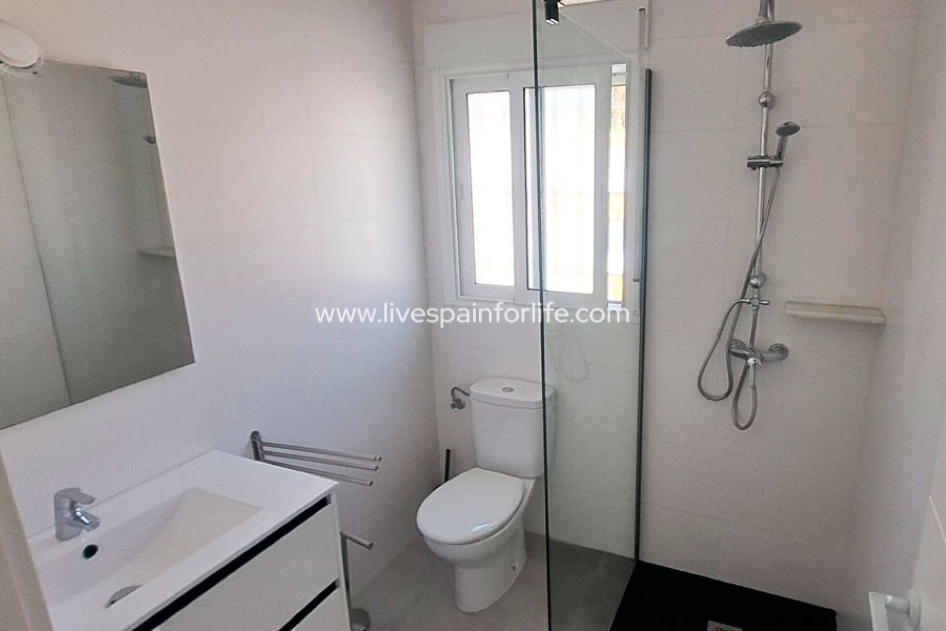 Resale - Country Property -
Catral