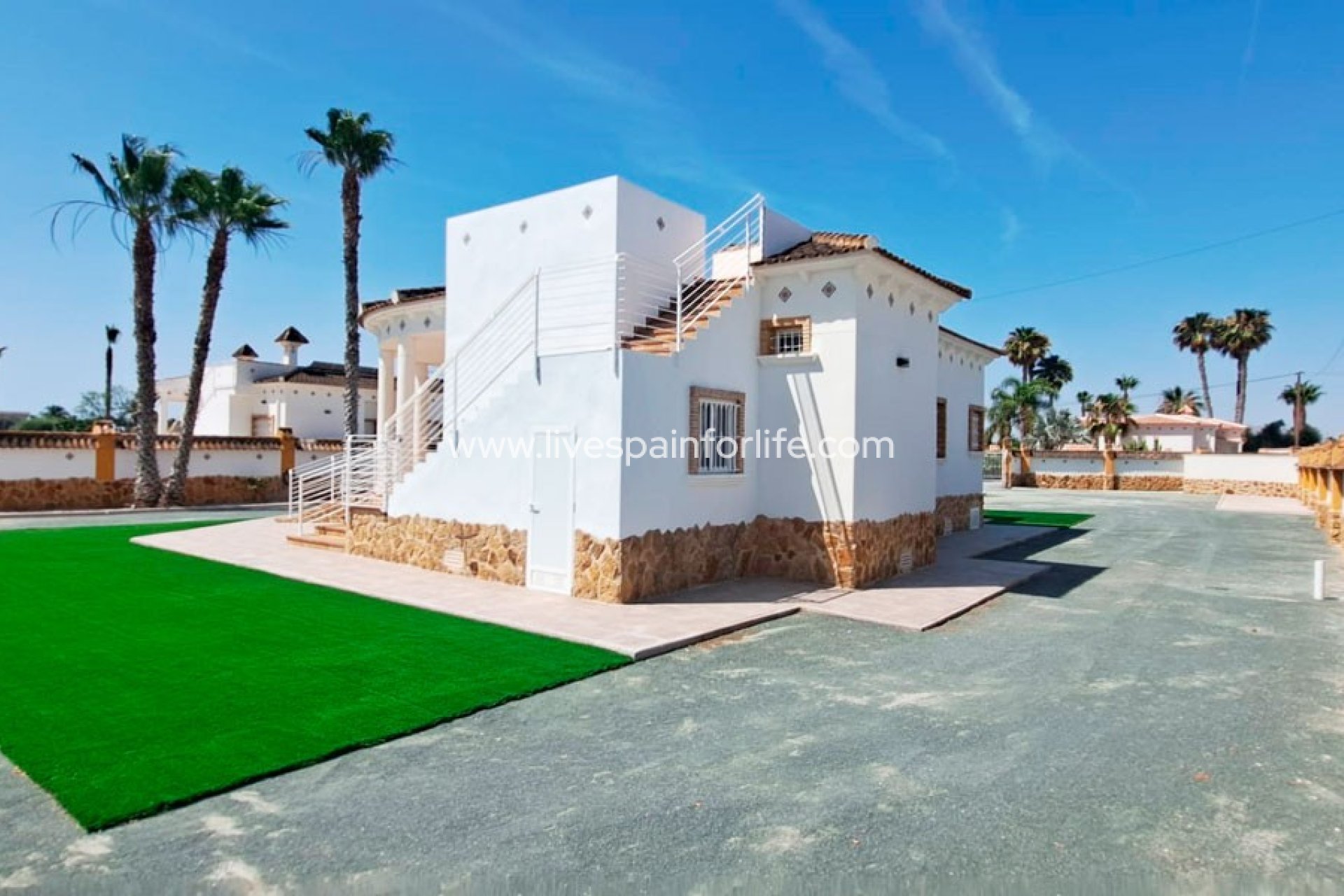 Resale - Country Property -
Catral