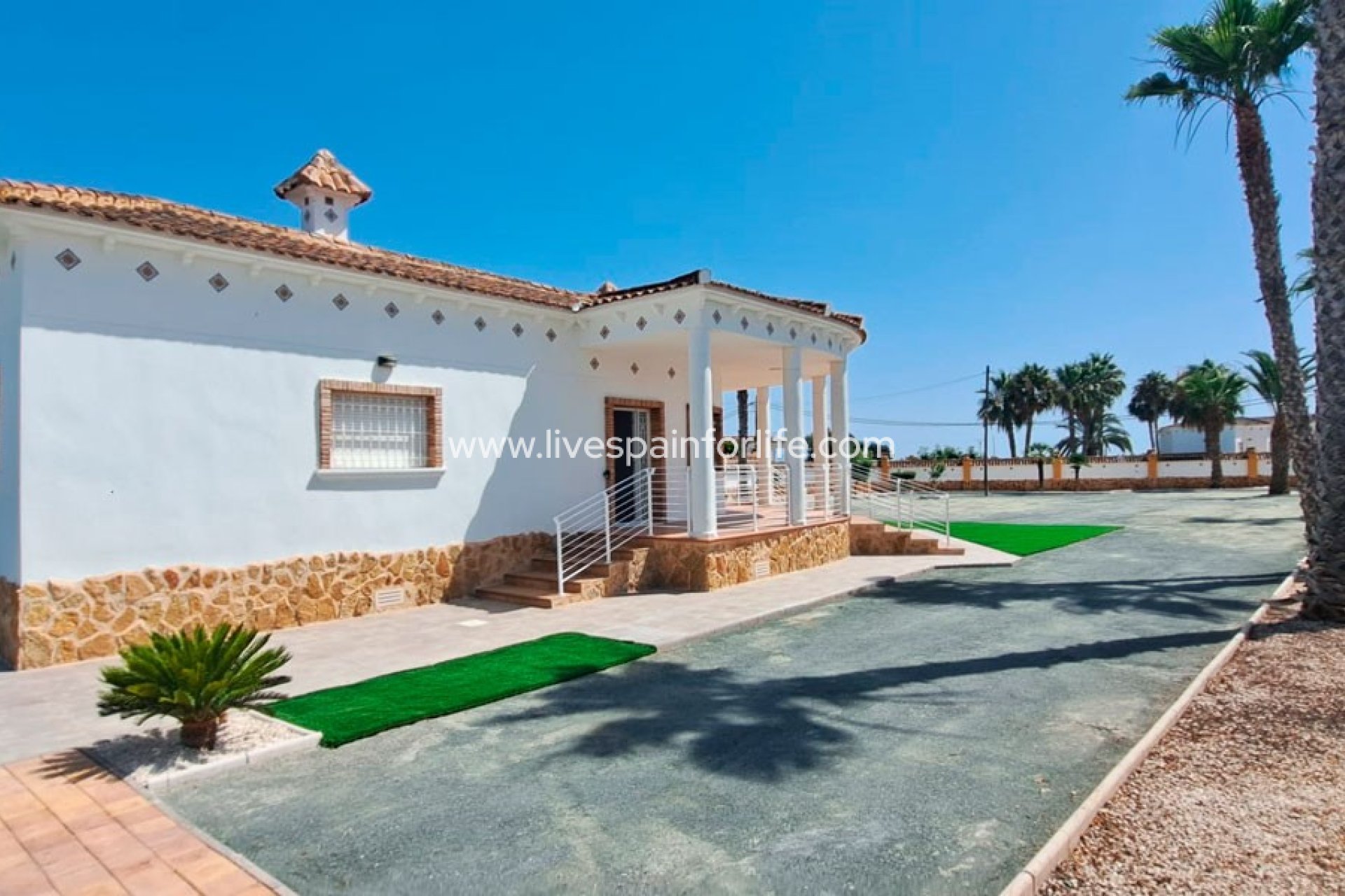 Resale - Country Property -
Catral