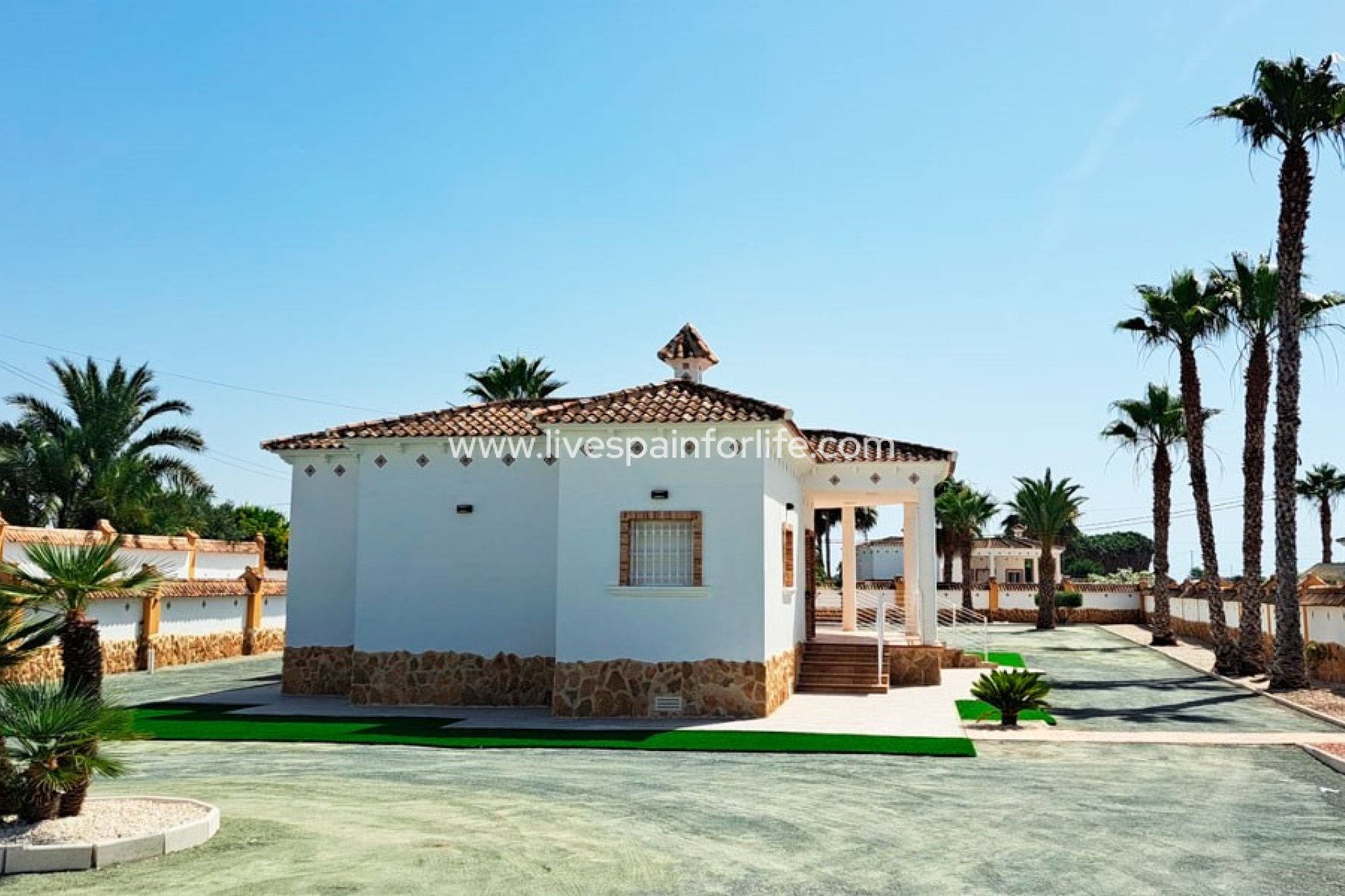 Resale - Country Property -
Catral