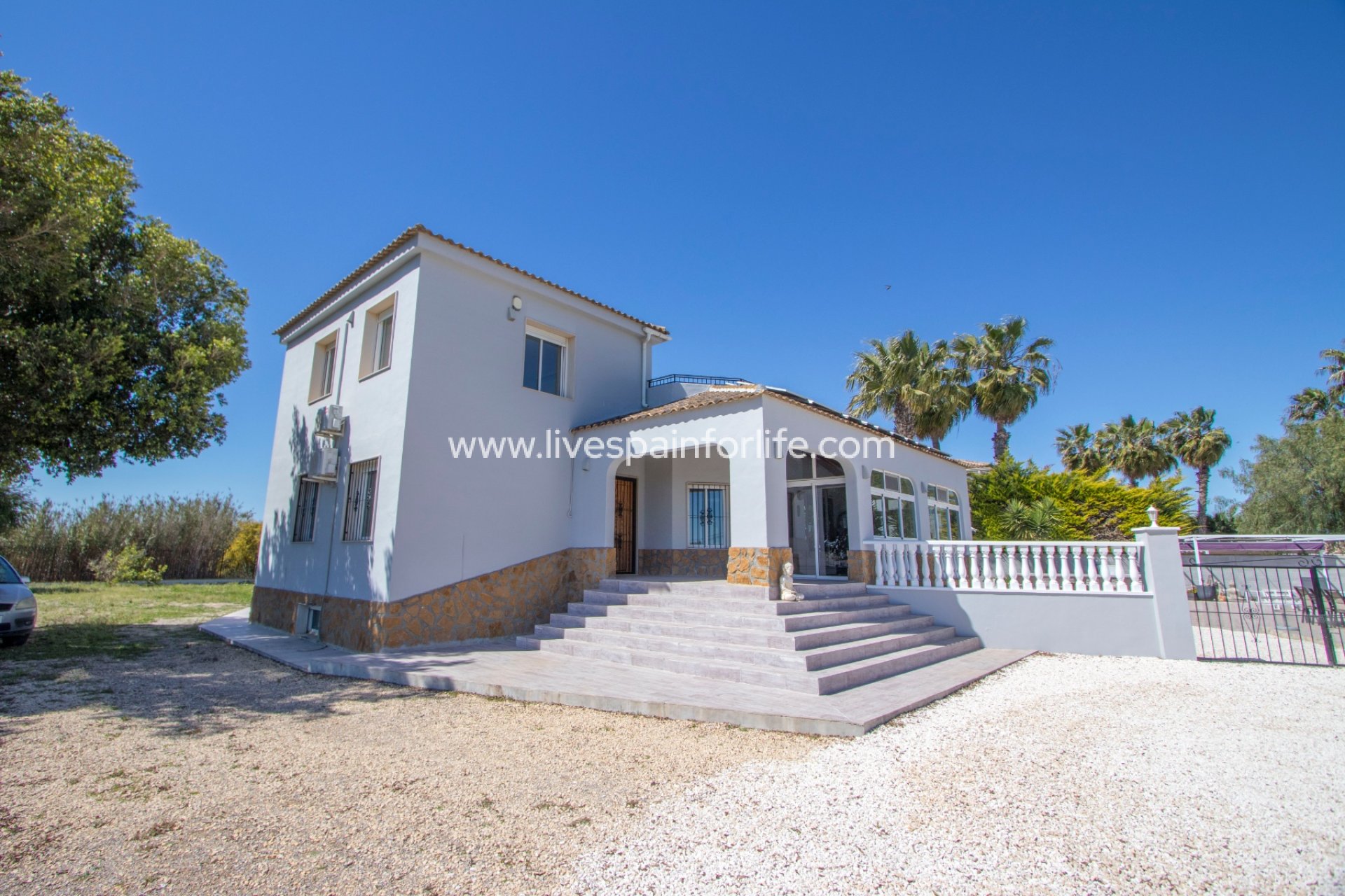 Resale - Country Property -
Catral