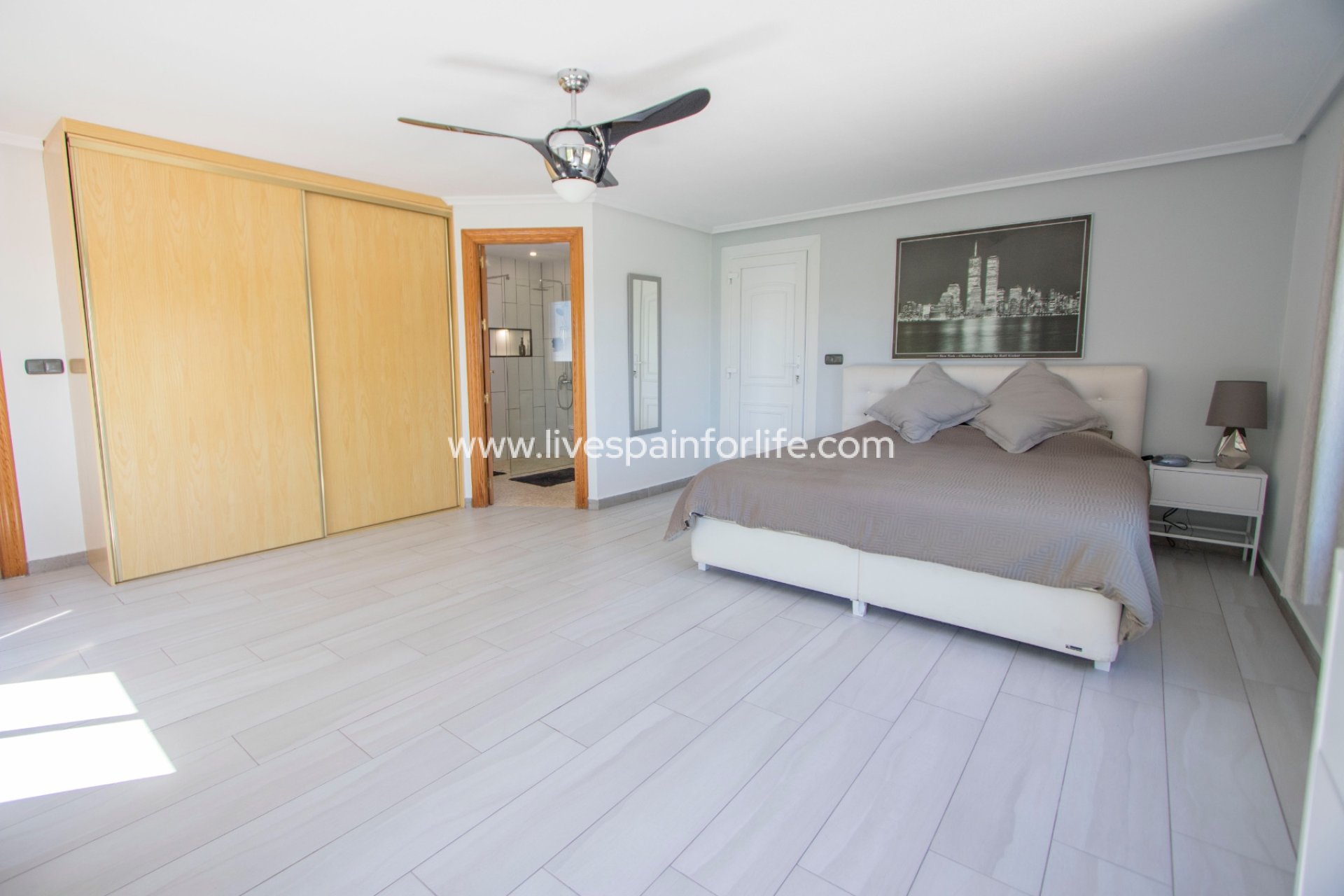 Resale - Country Property -
Catral