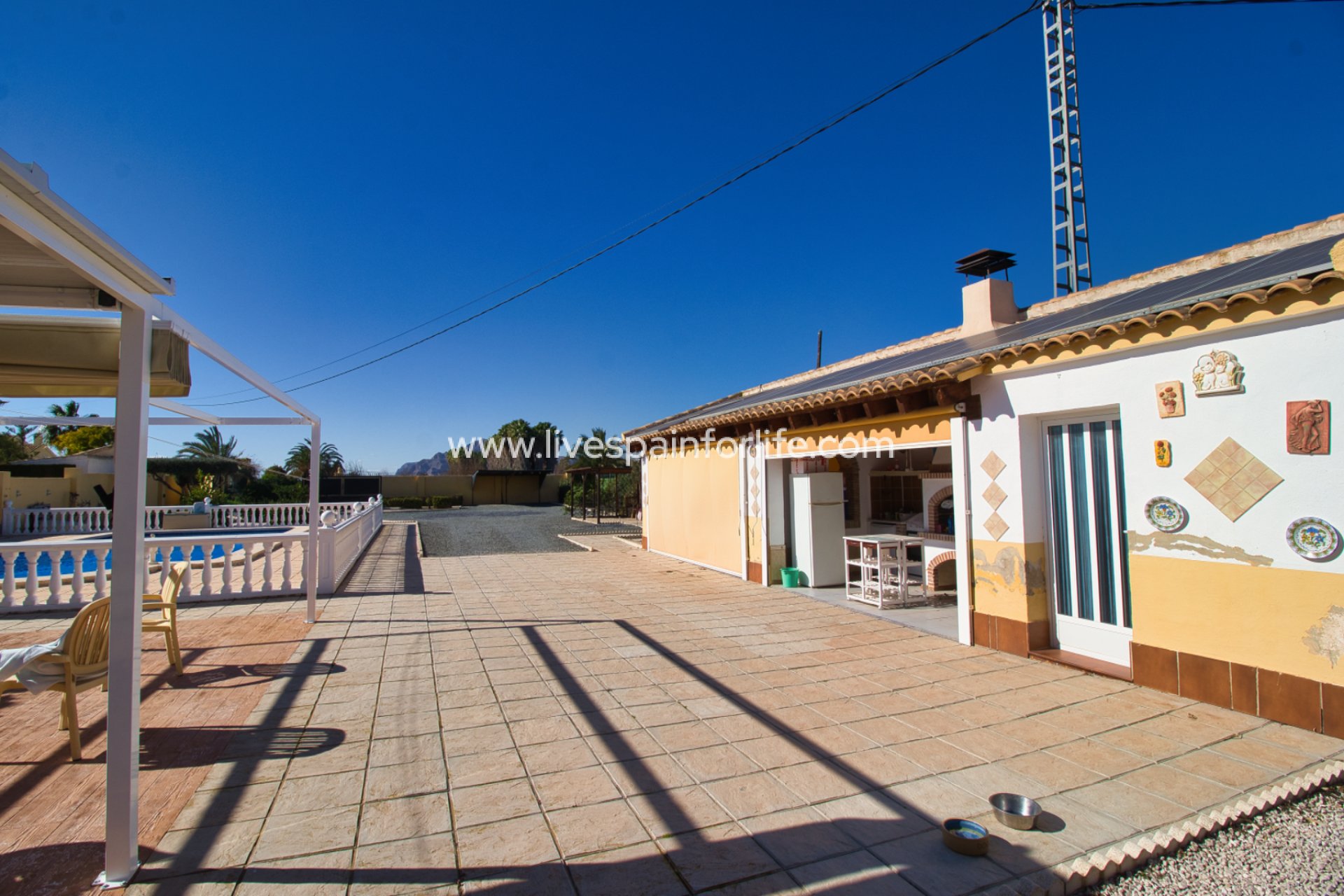 Resale - Country Property -
Catral
