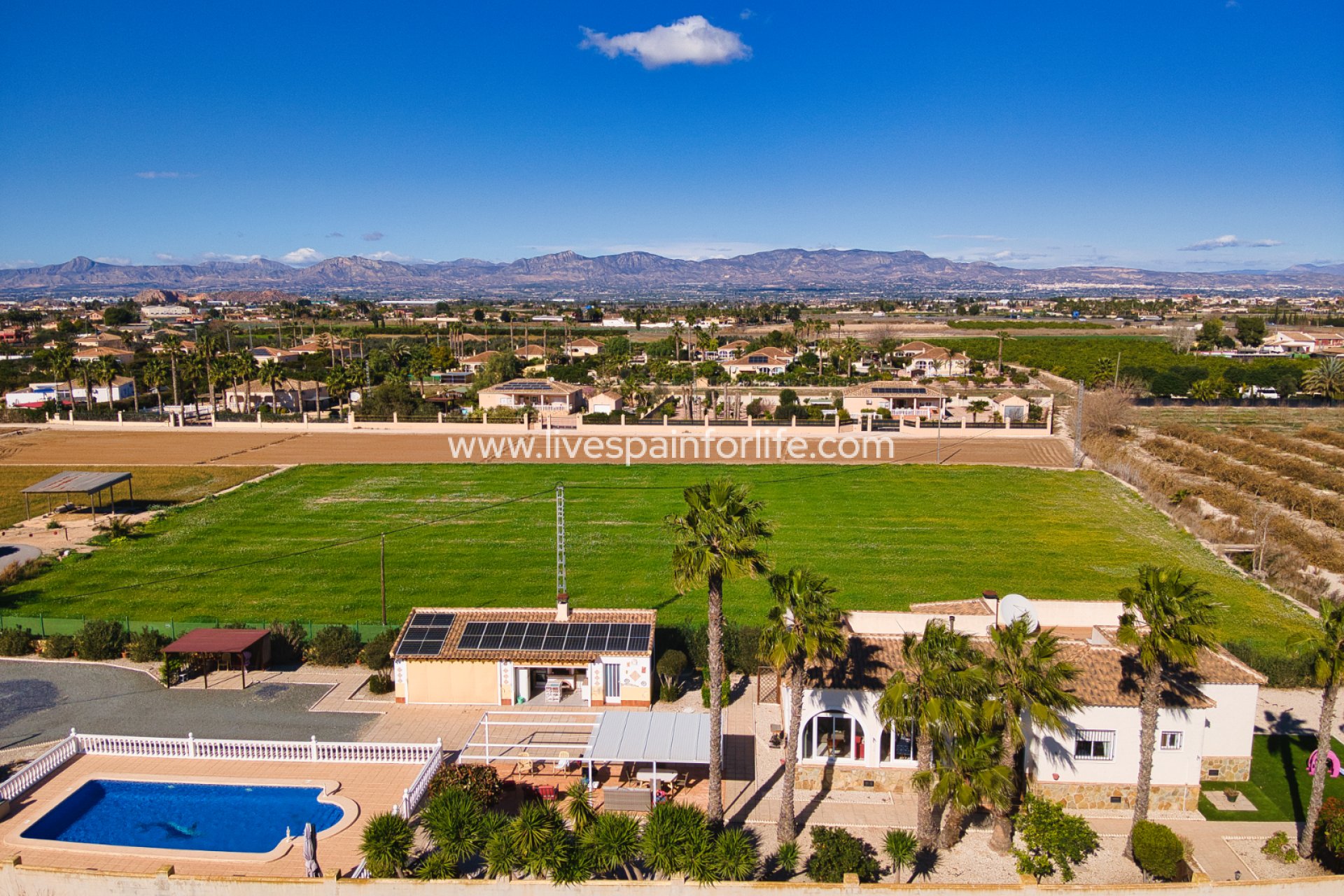 Resale - Country Property -
Catral