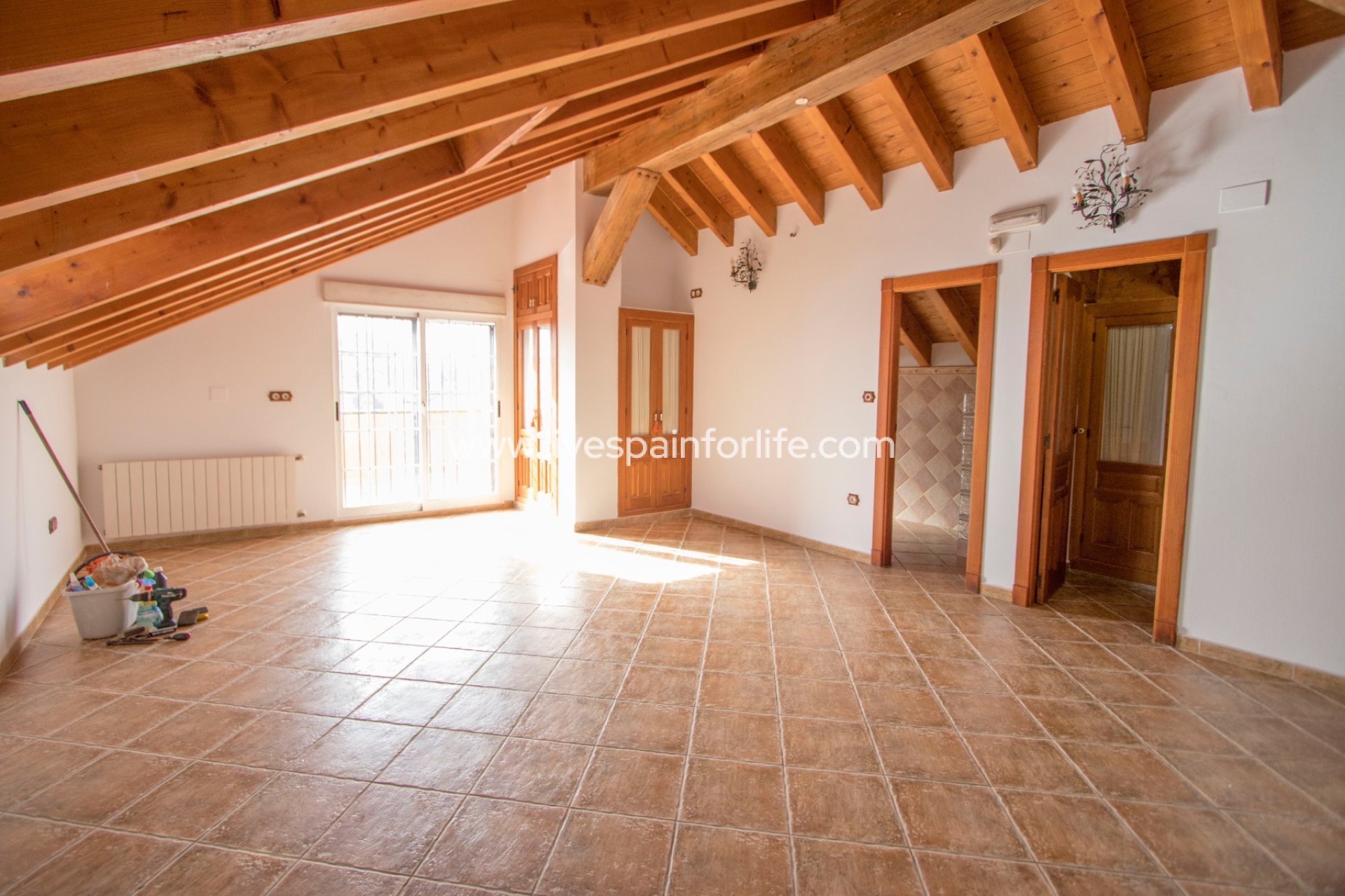 Resale - Country Property -
Catral