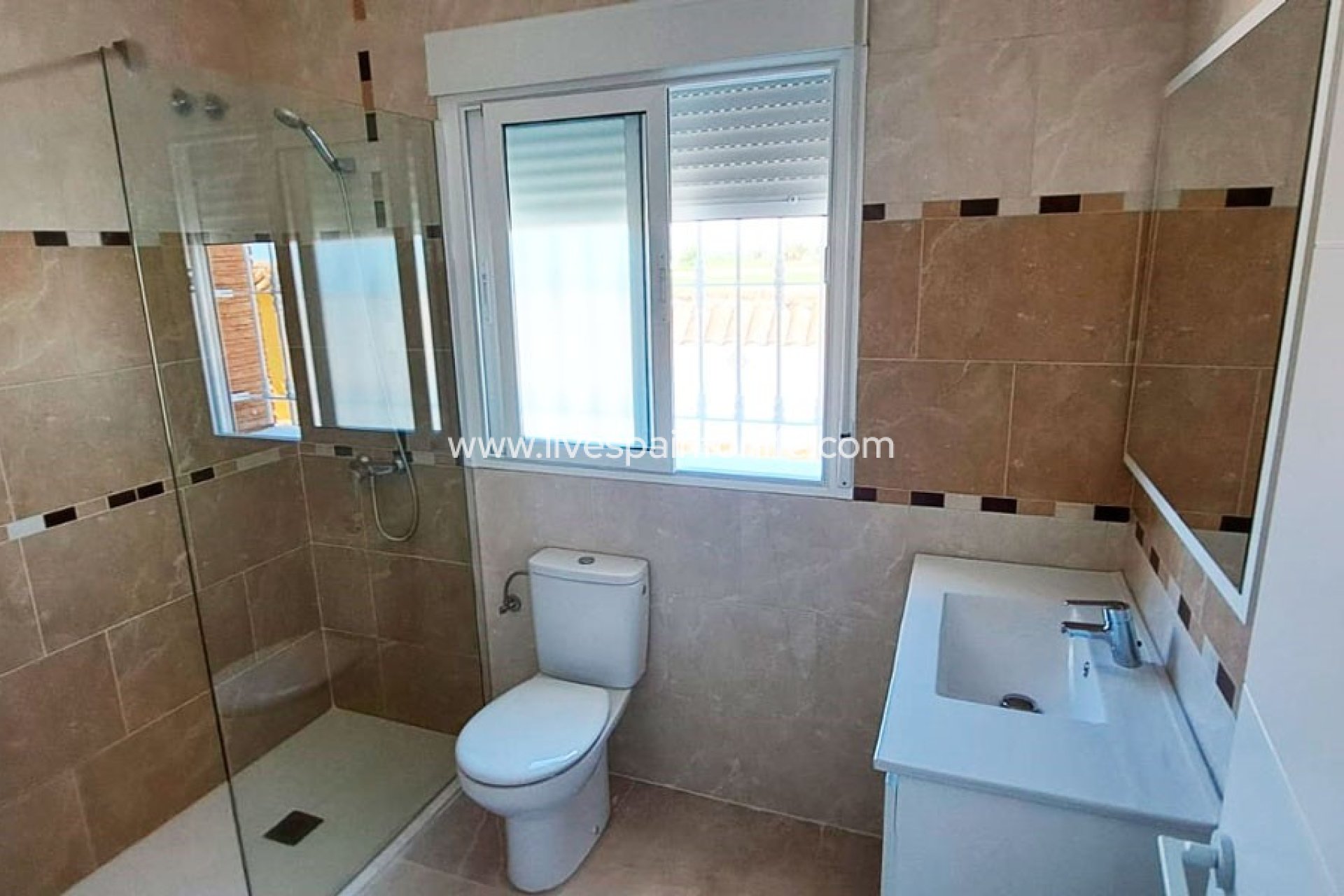 Resale - Country Property -
Catral