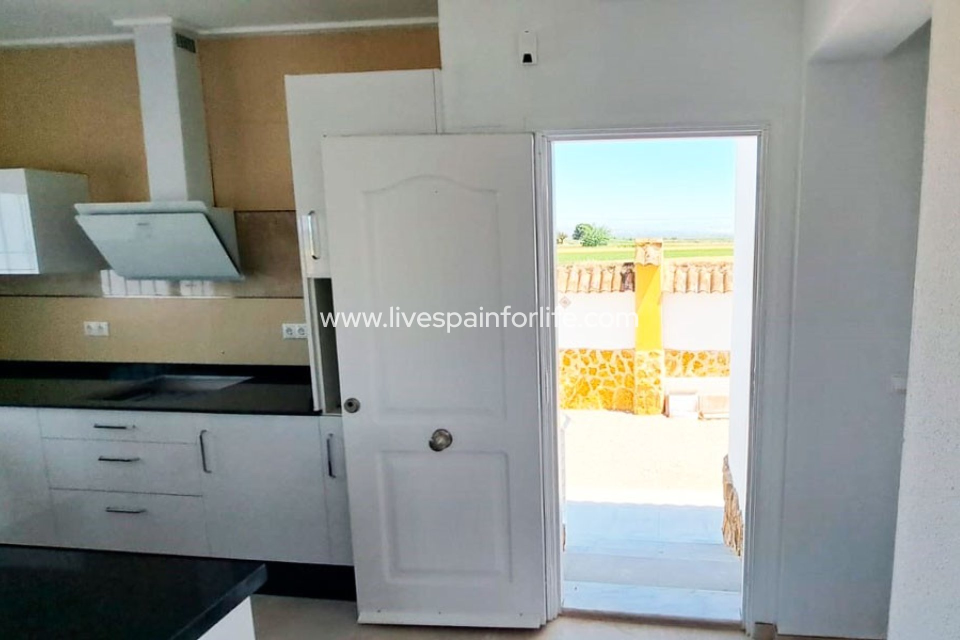 Resale - Country Property -
Catral