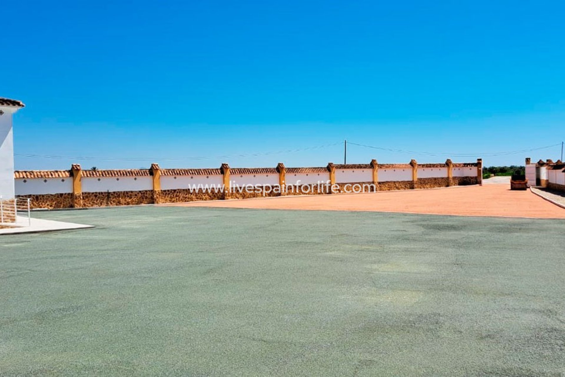 Resale - Country Property -
Catral