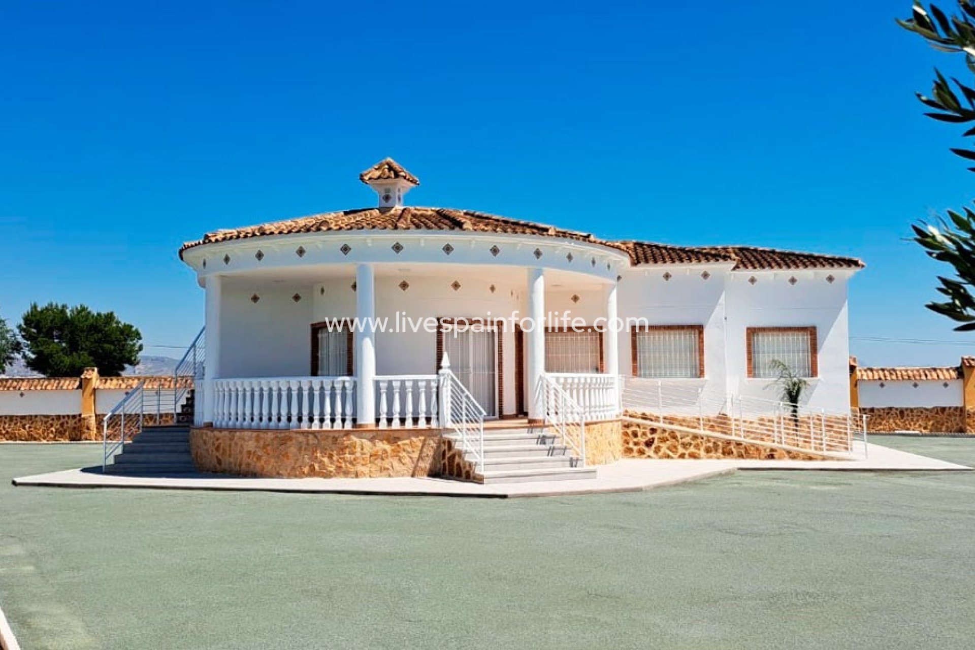 Resale - Country Property -
Catral