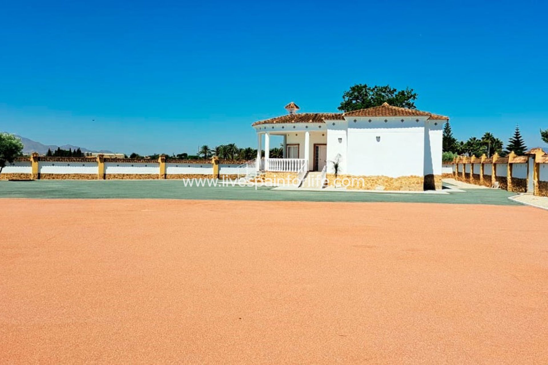 Resale - Country Property -
Catral