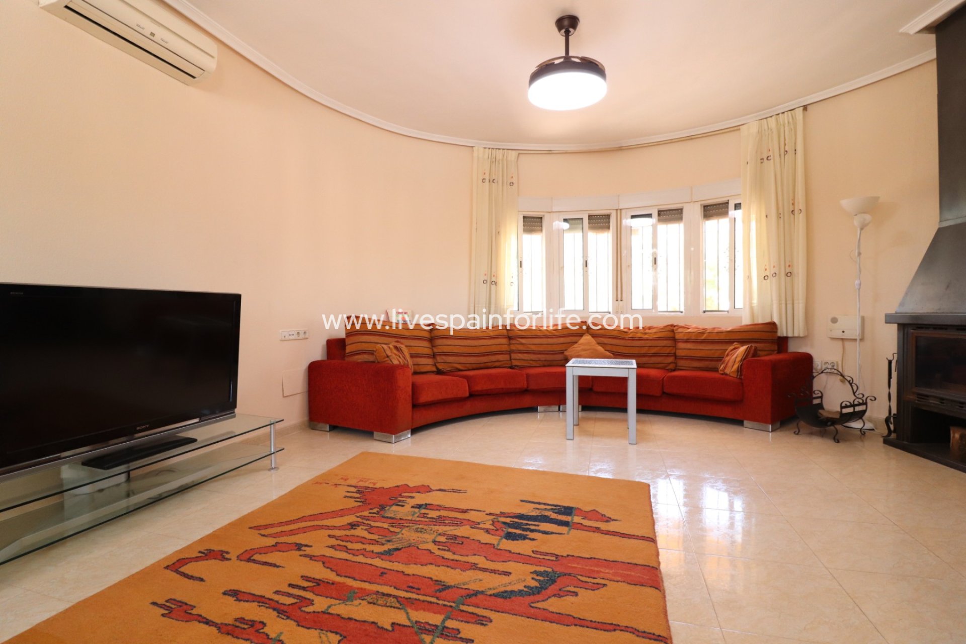 Resale - Country Property -
Catral