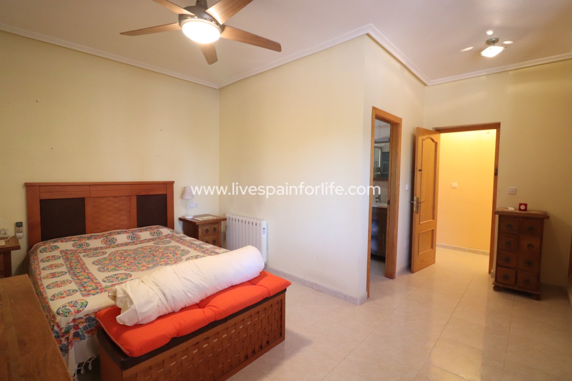 Resale - Country Property -
Catral